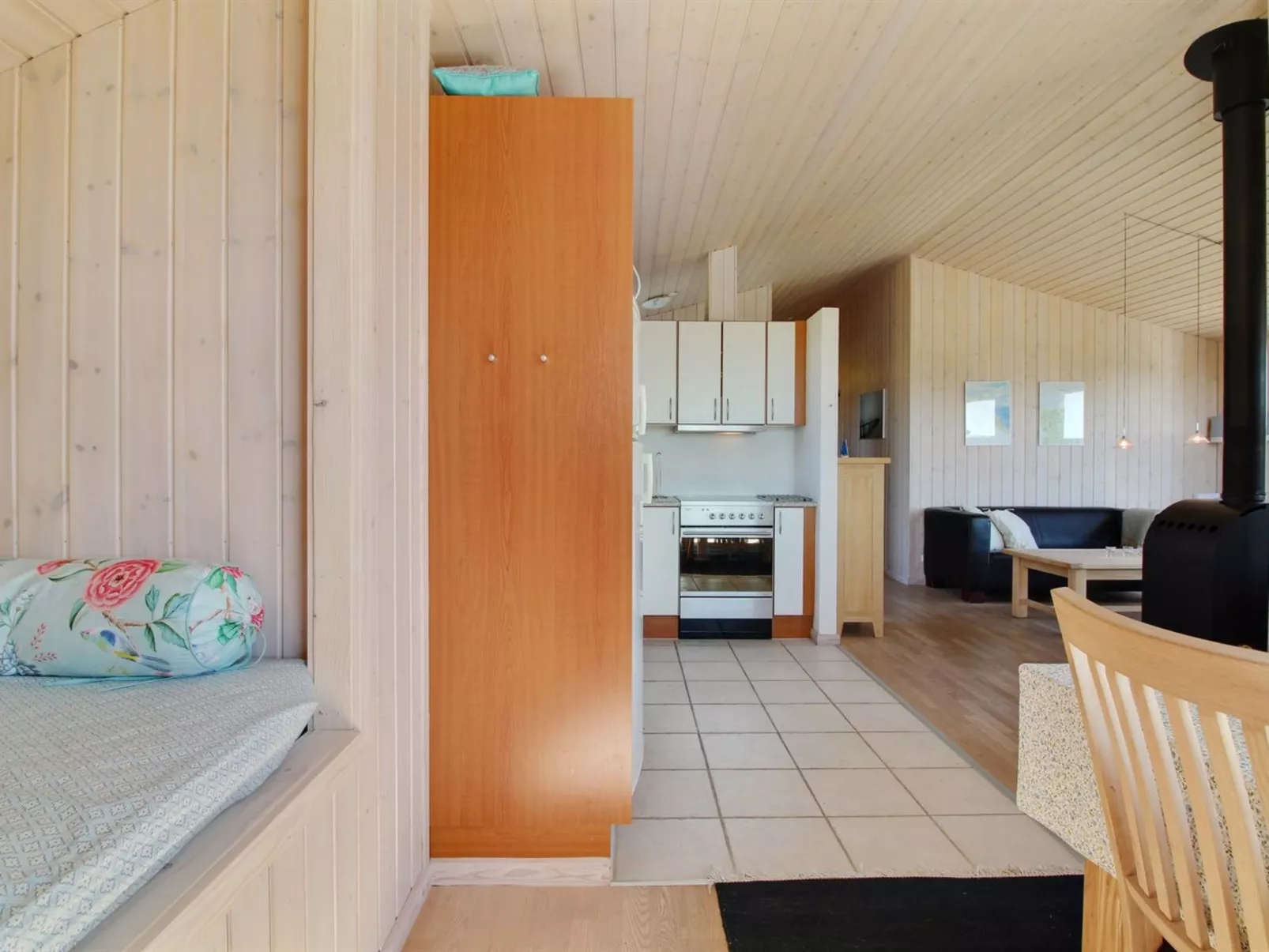 "Eyvin" - 100m from the sea-Binnen