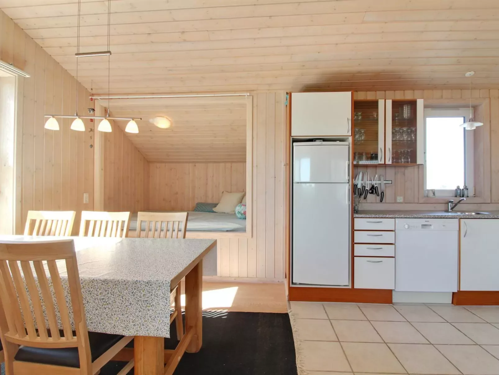 "Eyvin" - 100m from the sea-Binnen