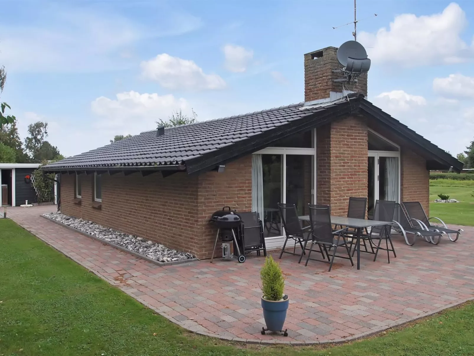 "Inola" - 500m from the sea-Buiten