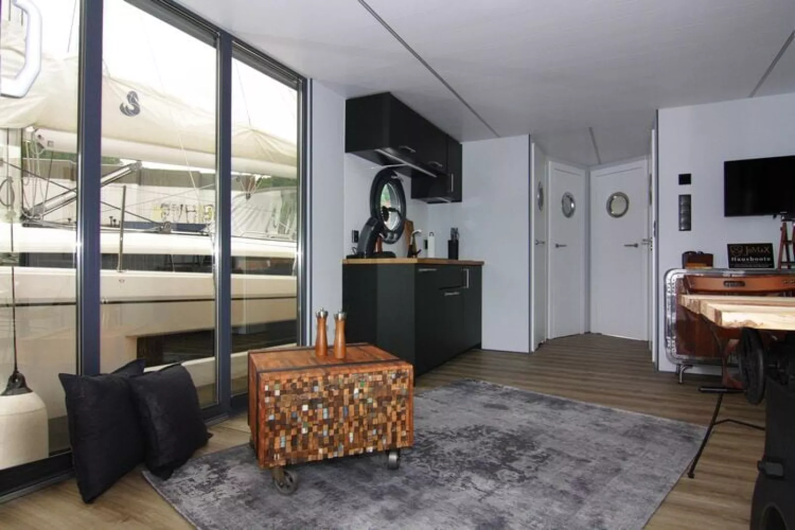 Hausboot Leni-Woonkamer