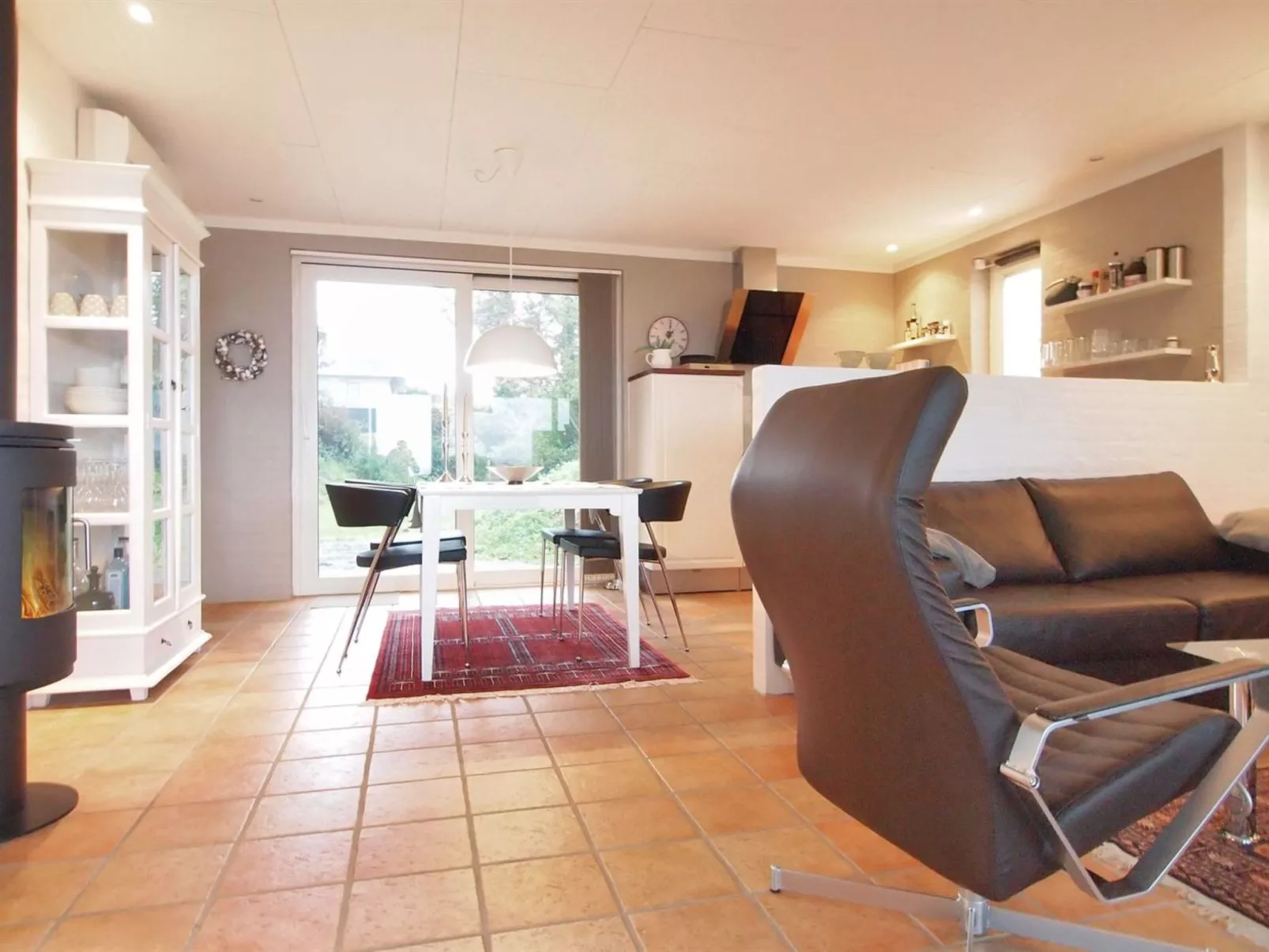 "Laila" - 50m from the sea-Binnen