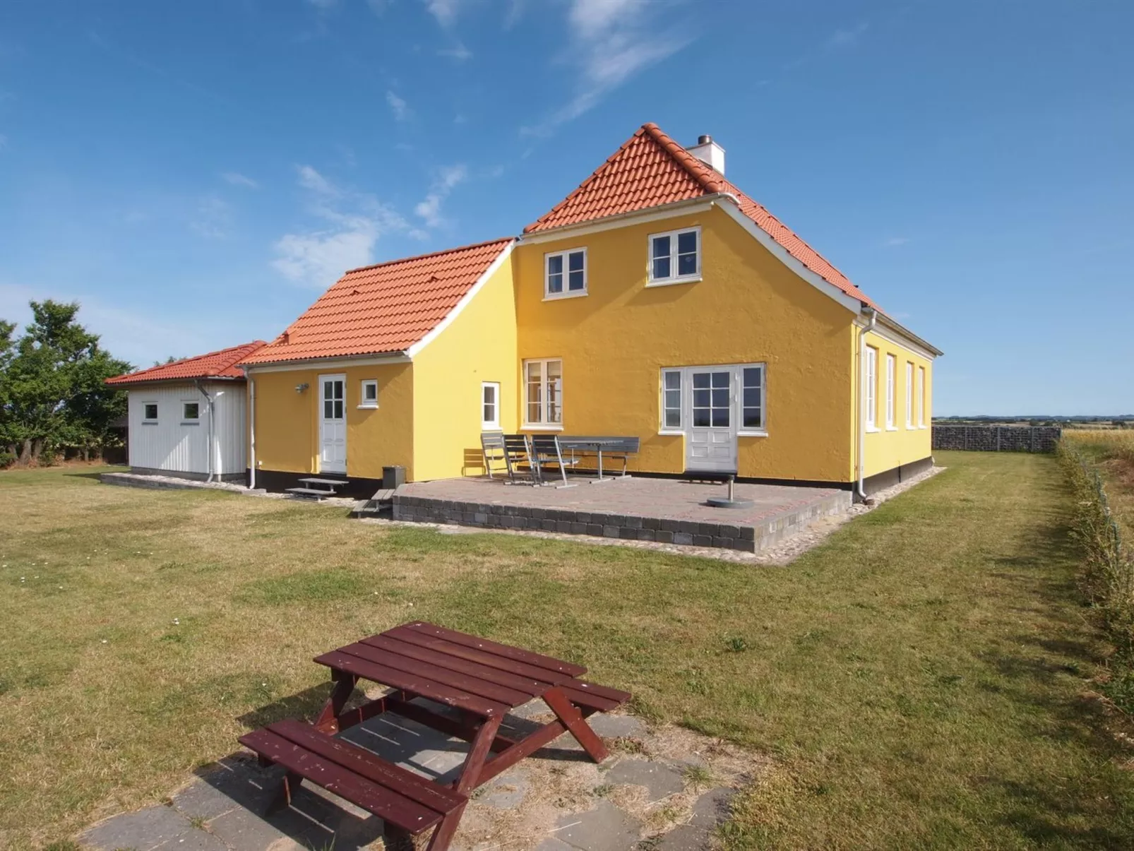 "Store" - 700m from the sea-Buiten