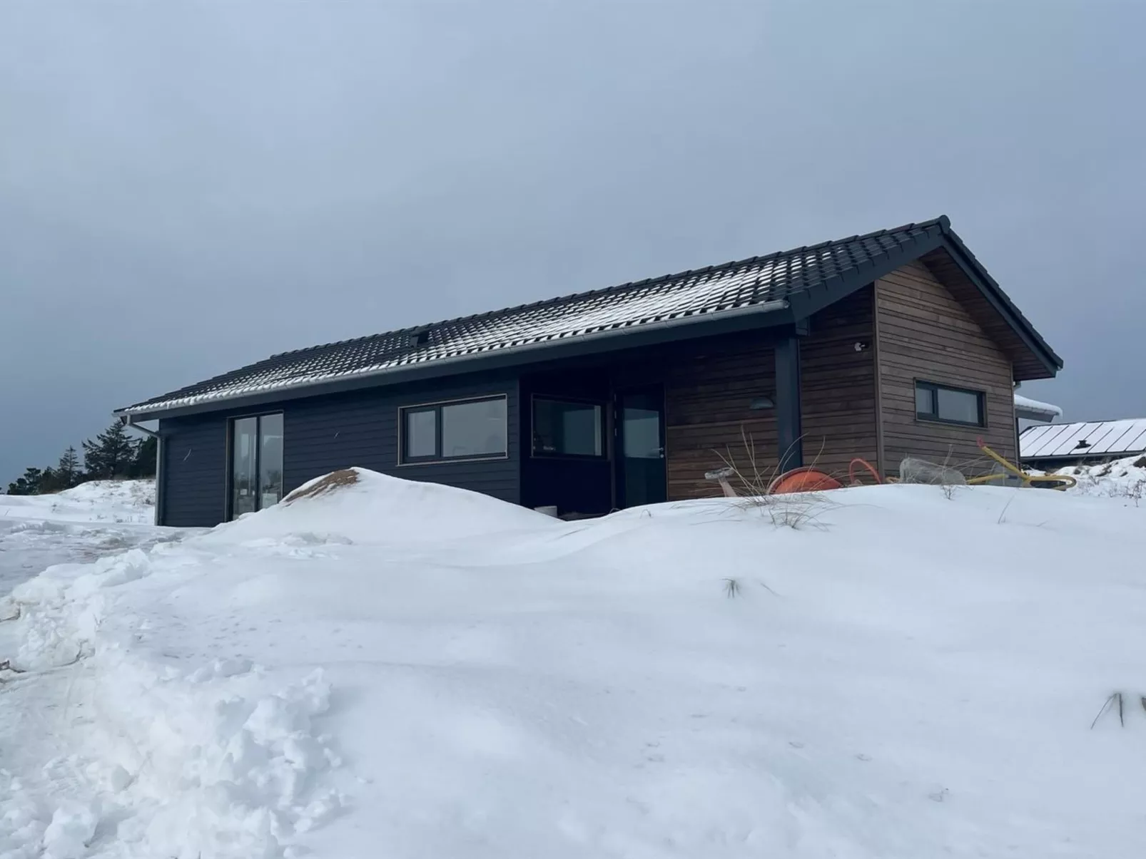 "Hinda" - 1.2km from the sea
