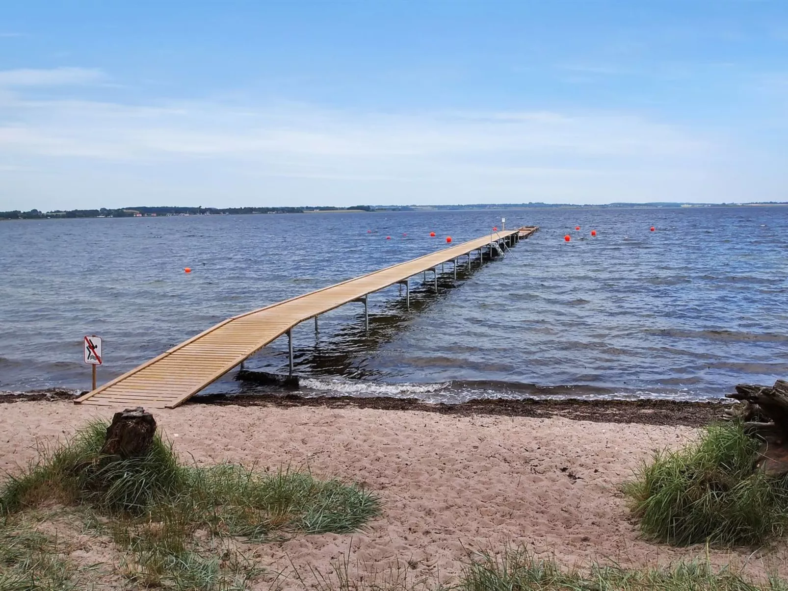 "Jeip" - 400m to the inlet-Buiten