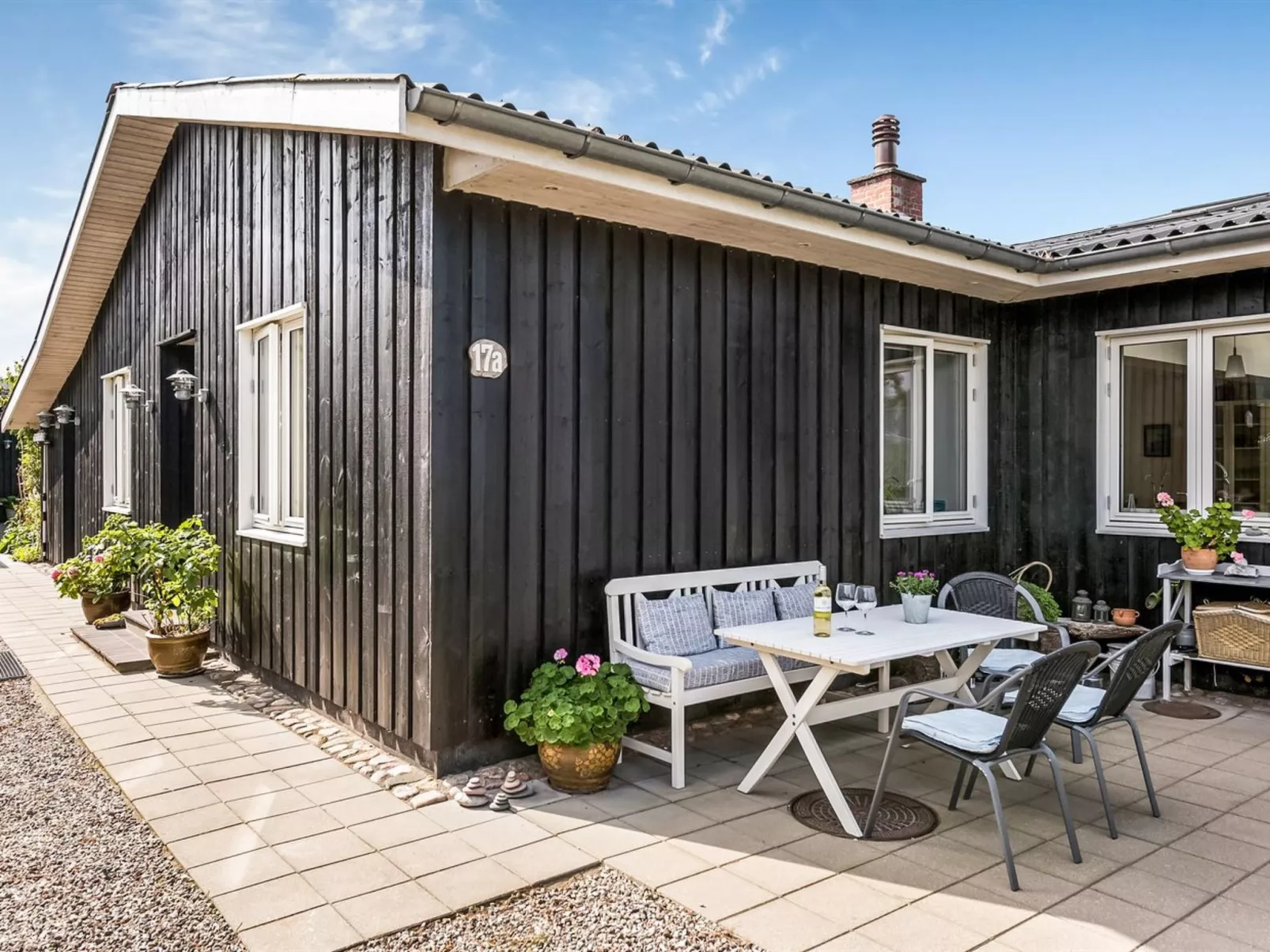 "Varma" - 25m from the sea-Buiten