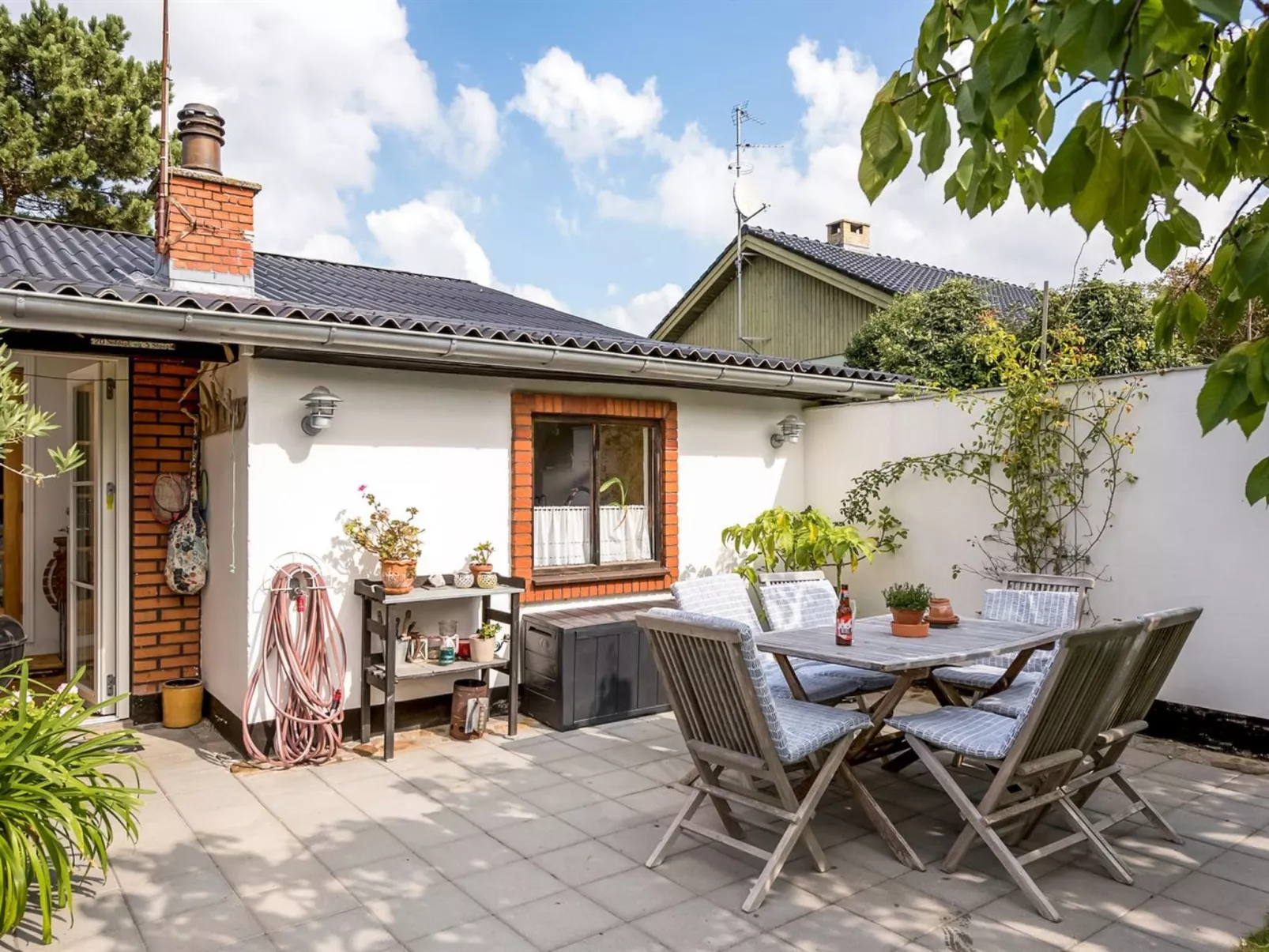 "Varma" - 25m from the sea-Buiten