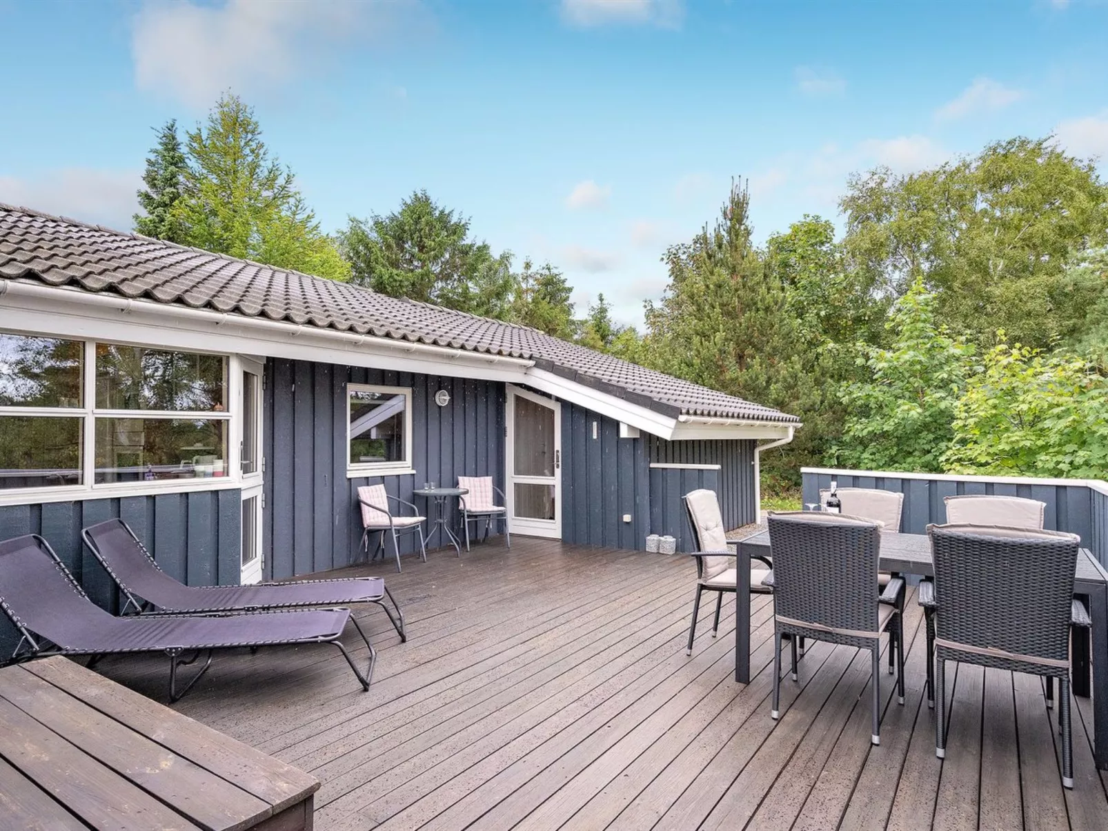 "Carli" - 1.2km from the sea-Binnen