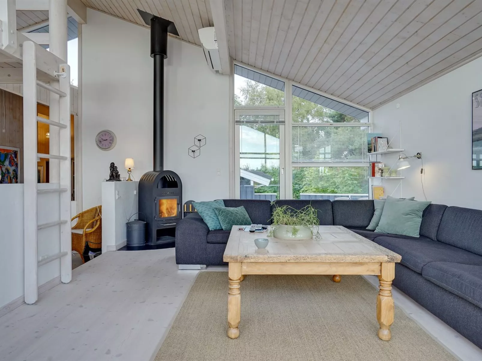 "Carli" - 1.2km from the sea-Binnen