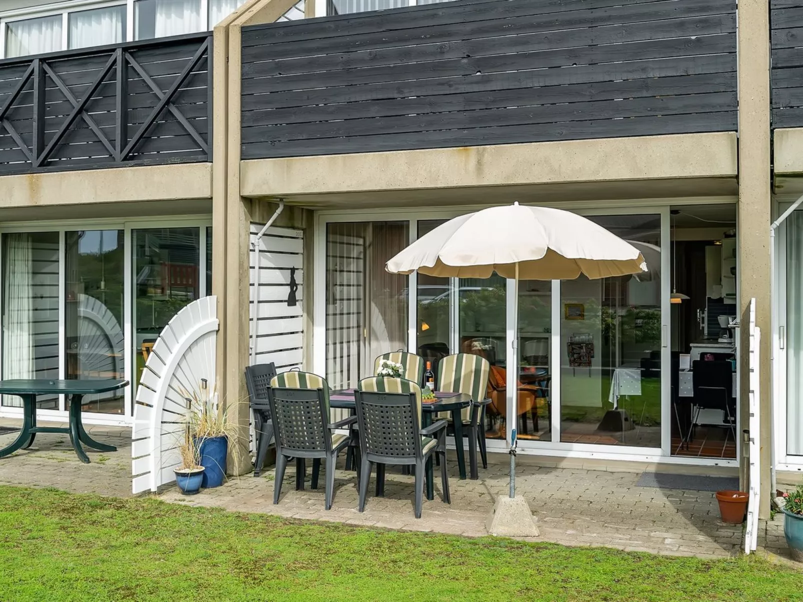 "Iliane" - 100m from the sea-Binnen