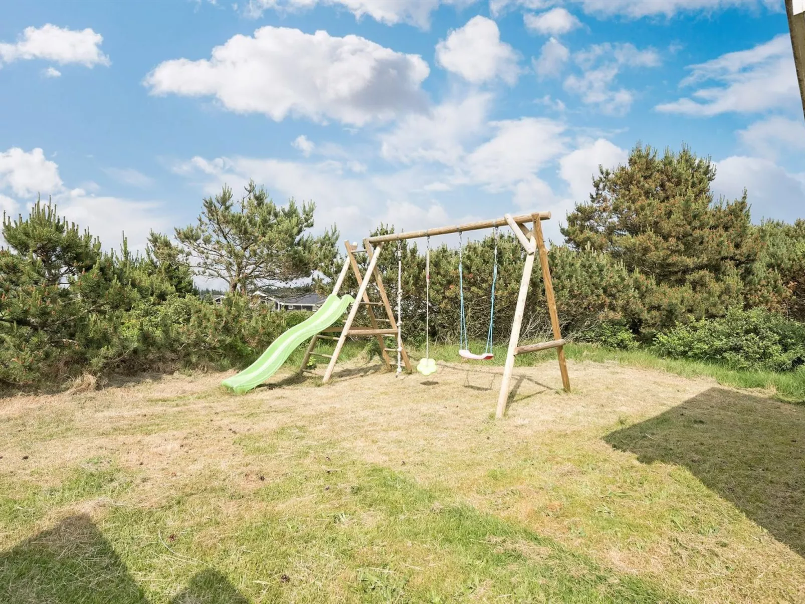 "Dines" - 1km from the sea-Buiten