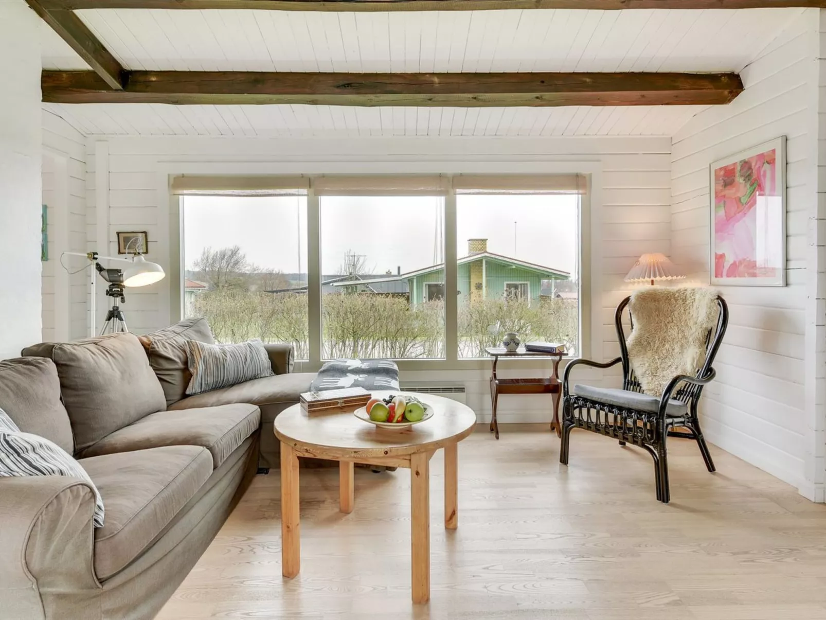 "Ylvie" - 150m from the sea-Binnen