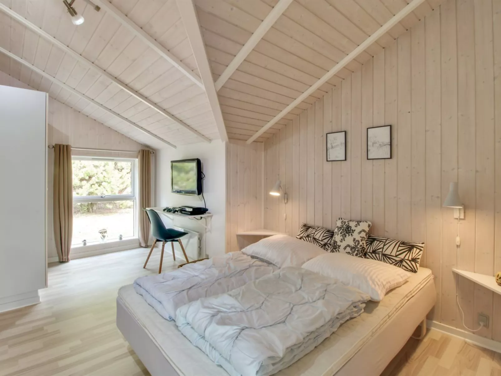 "Thore" - 400m from the sea