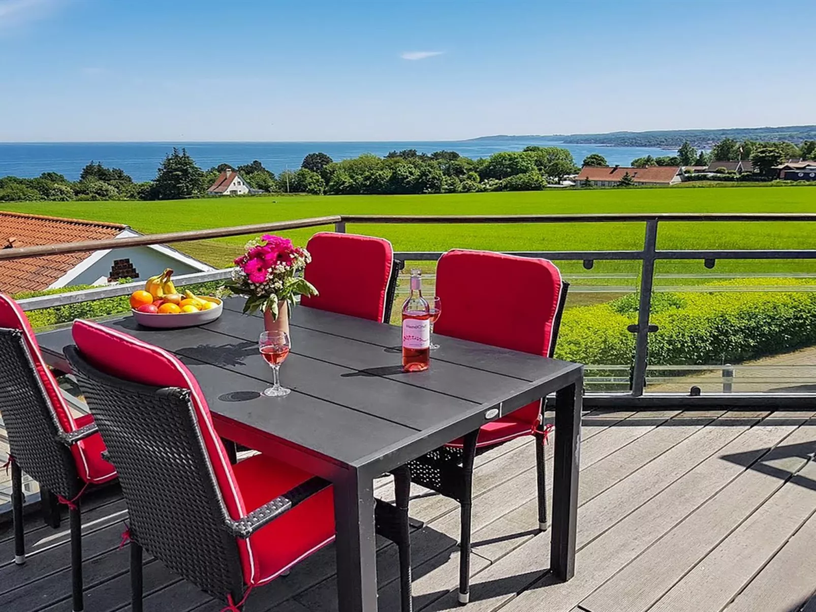 "Thorsten" - 500m from the sea
