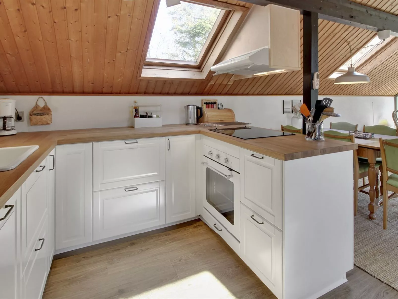 "Hilla" - 31km from the sea-Binnen