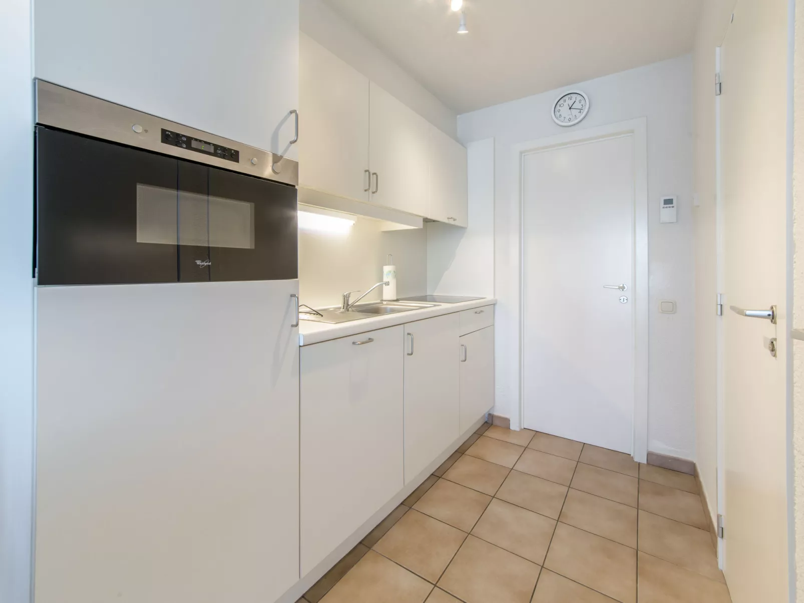 Isabelle with parking and shared pool-Binnen
