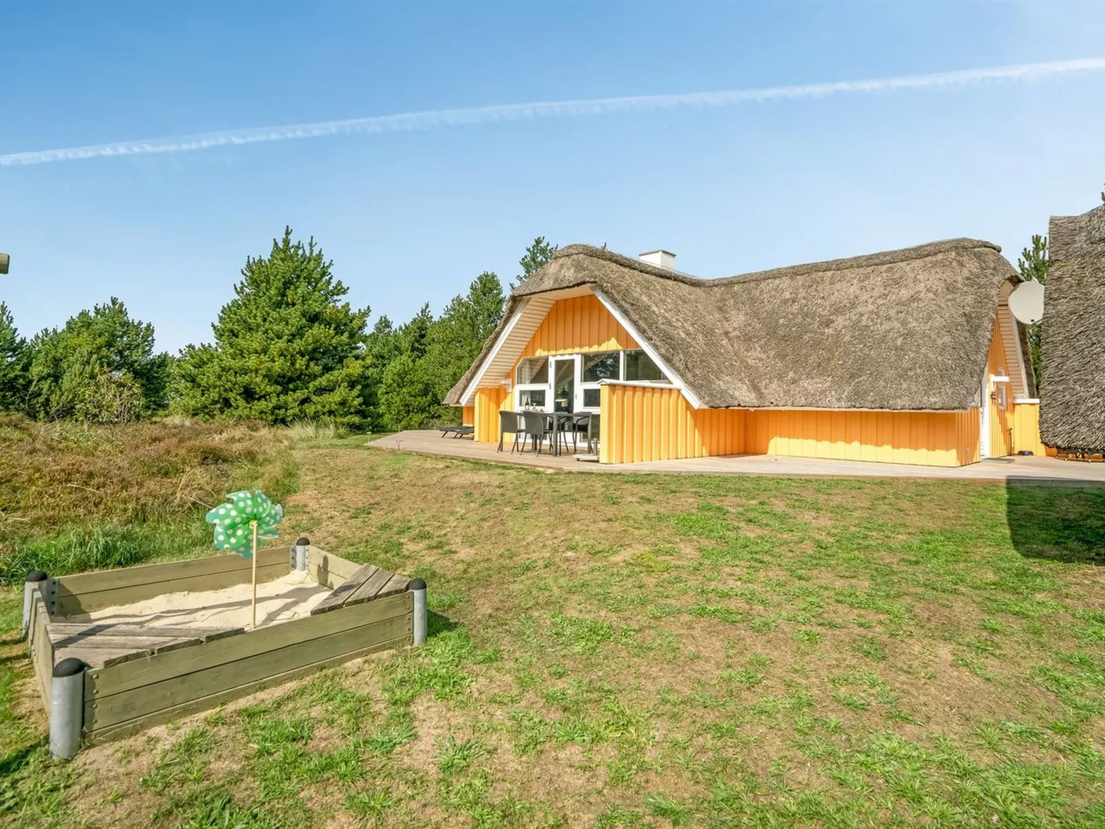 "Wale" - 3.3km from the sea-Buiten