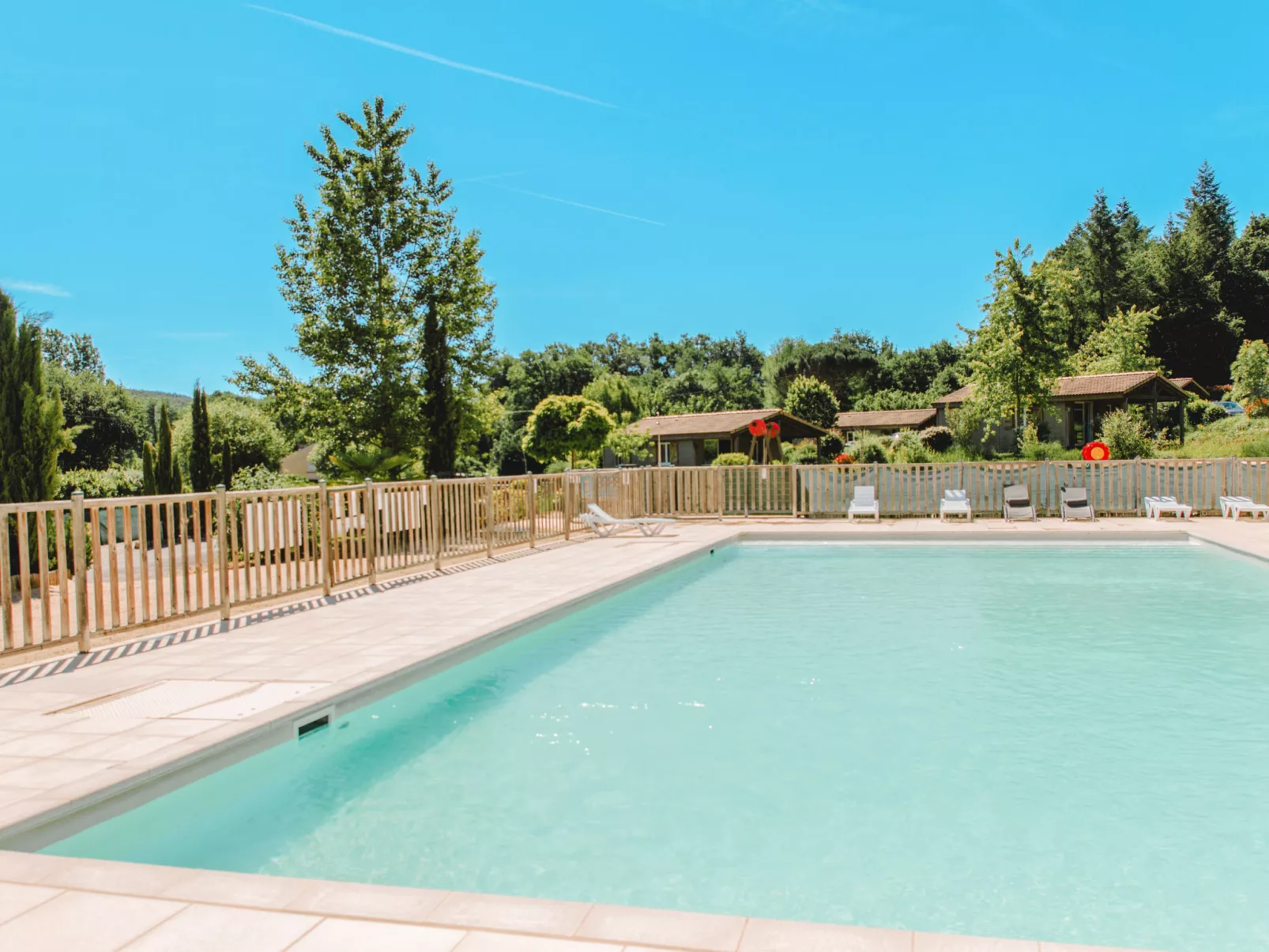 Les Hameaux de Pomette-Chalet 4 pers.-Buiten