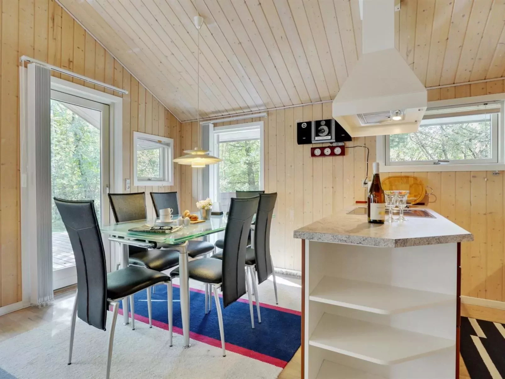 "Jussi" - 3.5km from the sea-Binnen