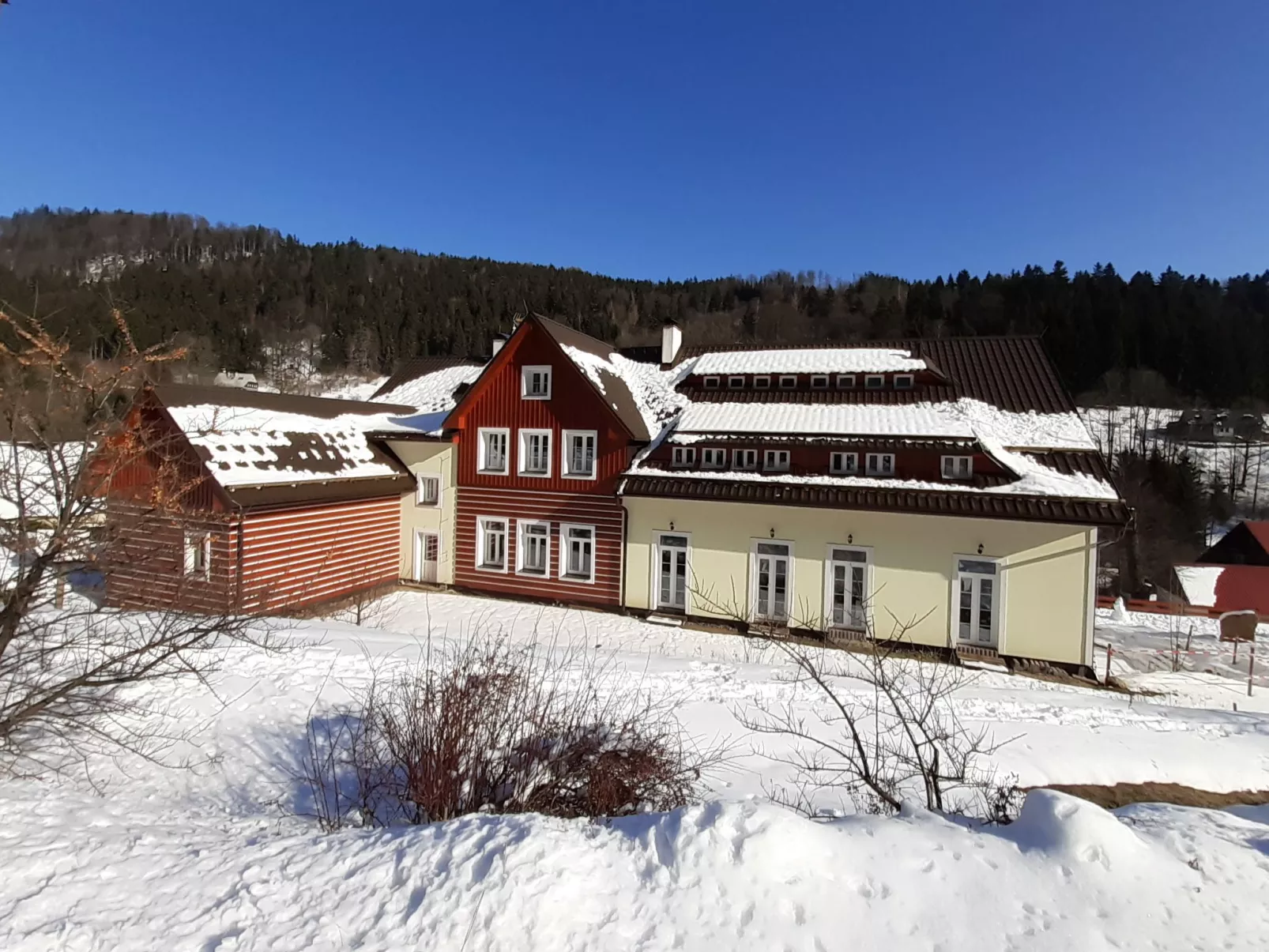 Protržená přehrada Bílá Desná-Buiten