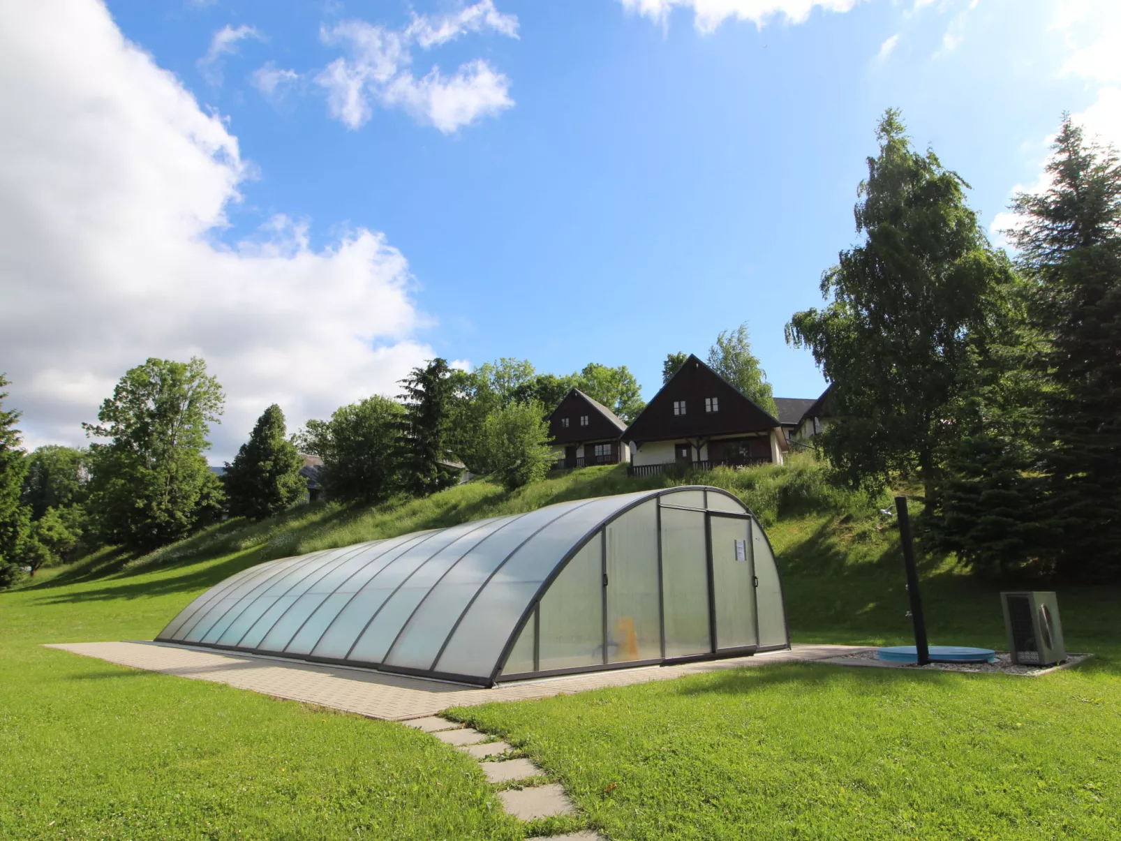 Holiday Hill 44-Buiten