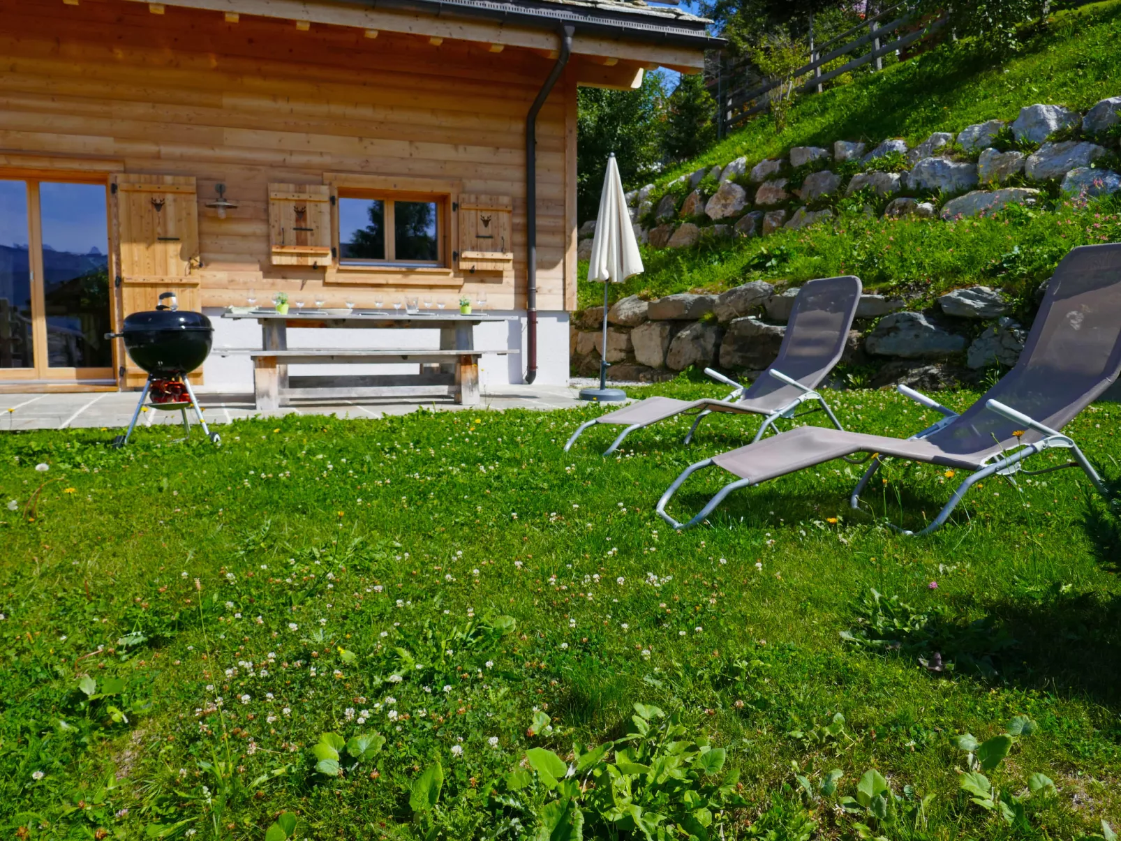 Chalet Jadi-Buiten