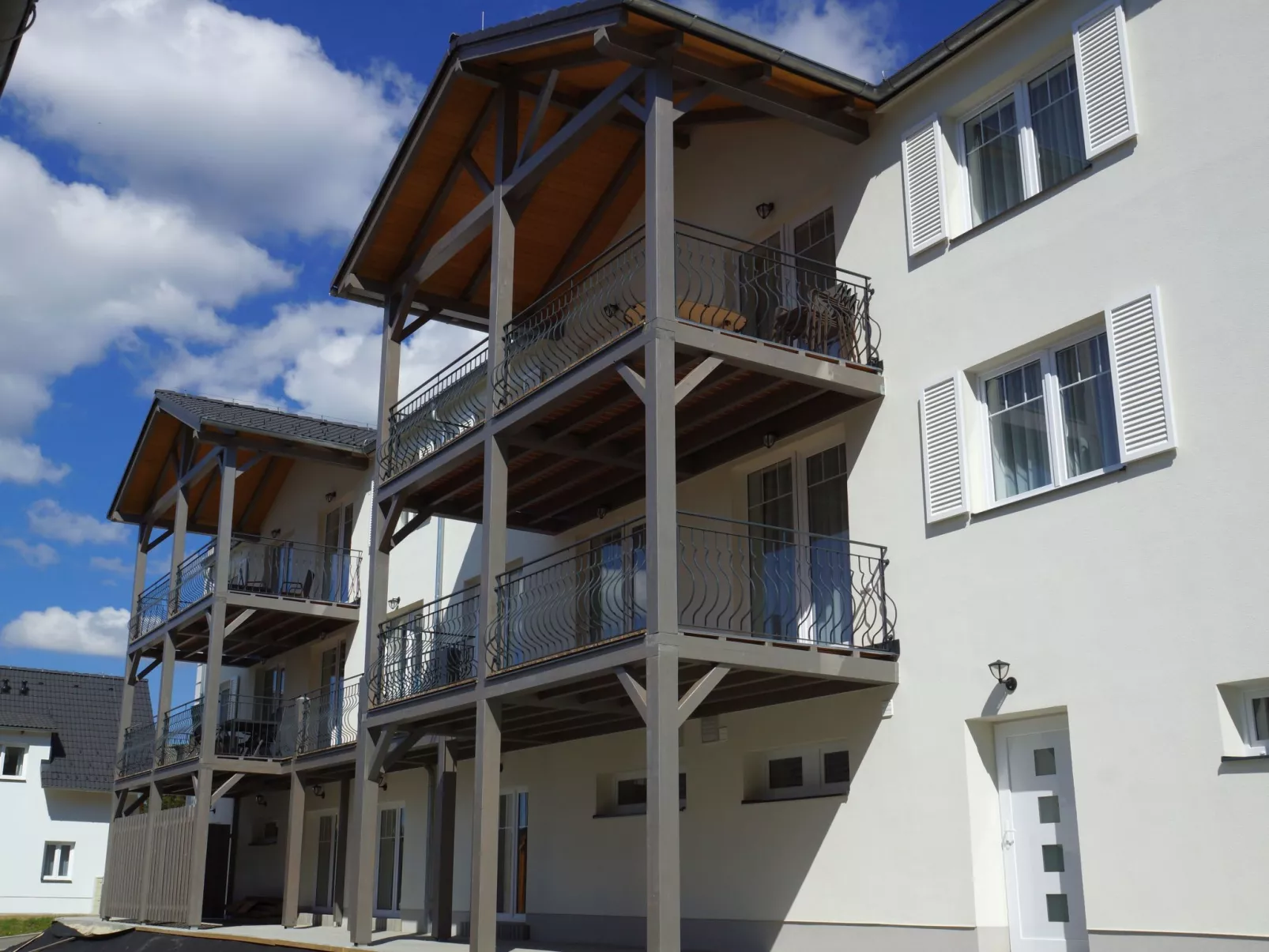 Lakeside Village 9-Buiten