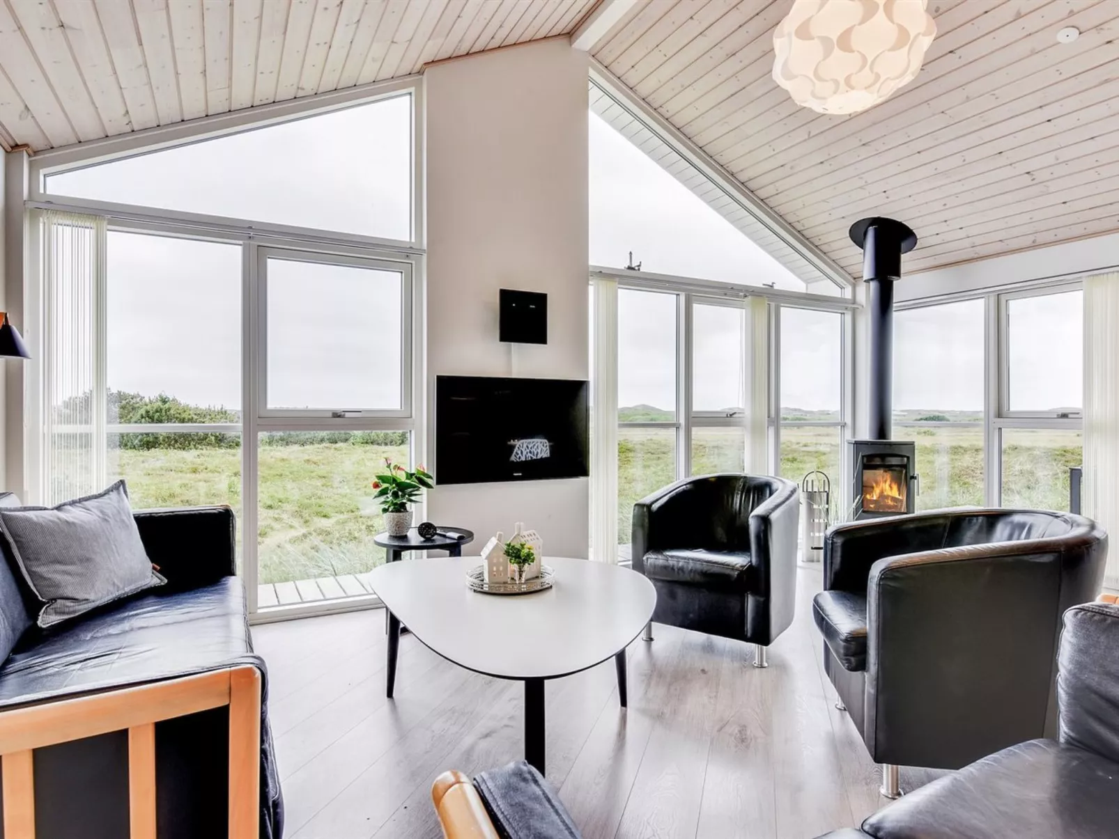 "Luzia" - 1.2km from the sea-Binnen