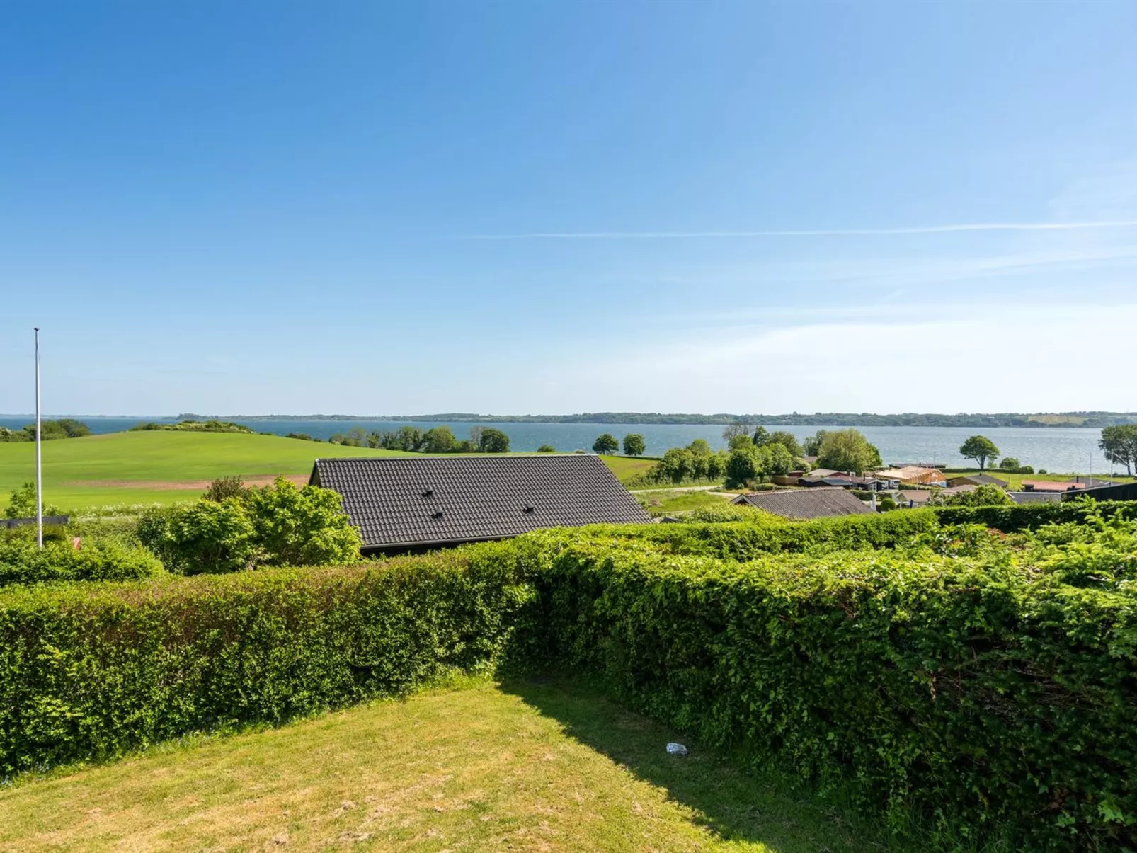 "Axeln" - 300m to the inlet-Buiten