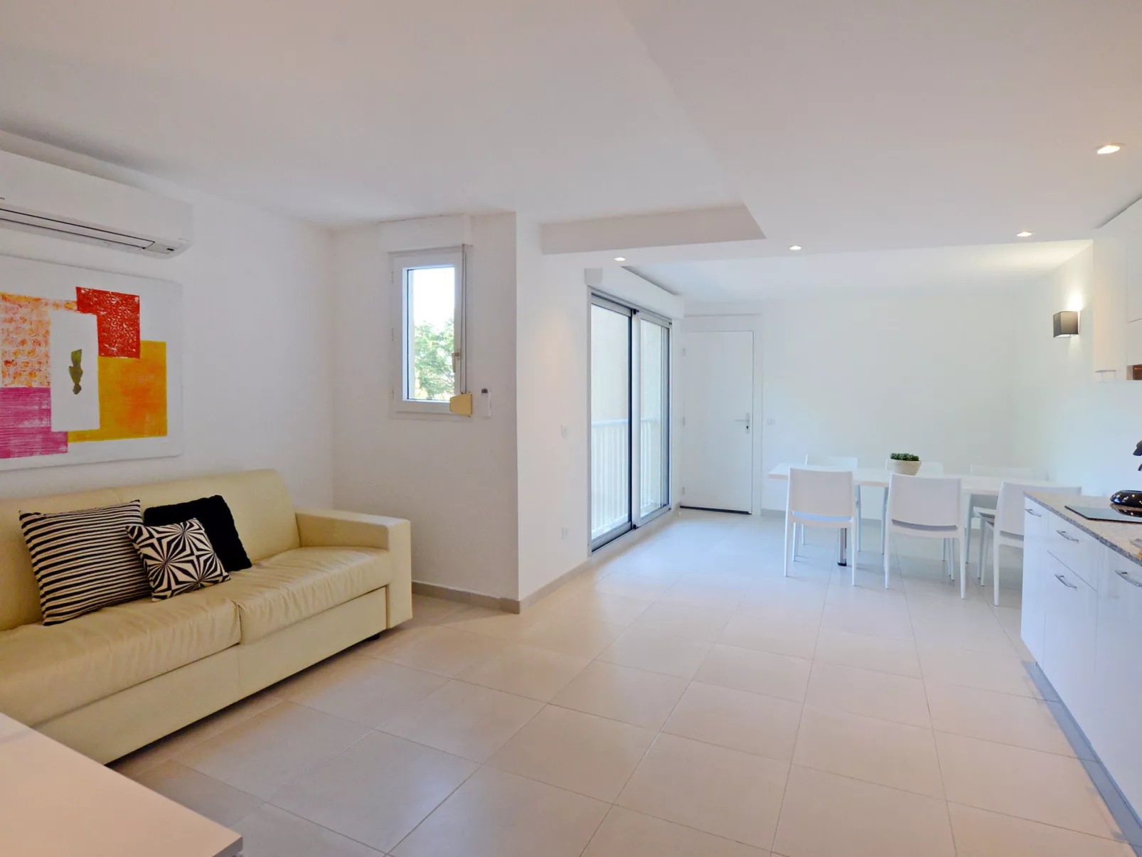 MB4 Loggia-Binnen