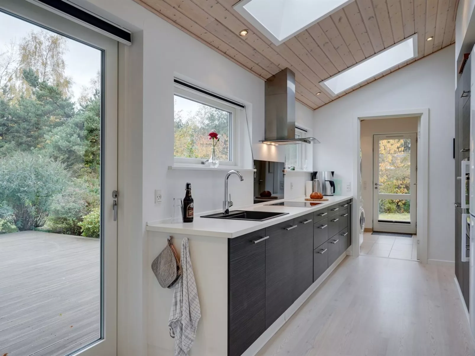 "Hunlef" - 400m from the sea-Buiten