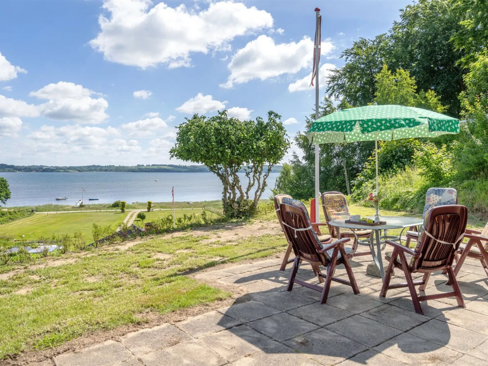 "Launo" - 150m to the inlet-Buiten