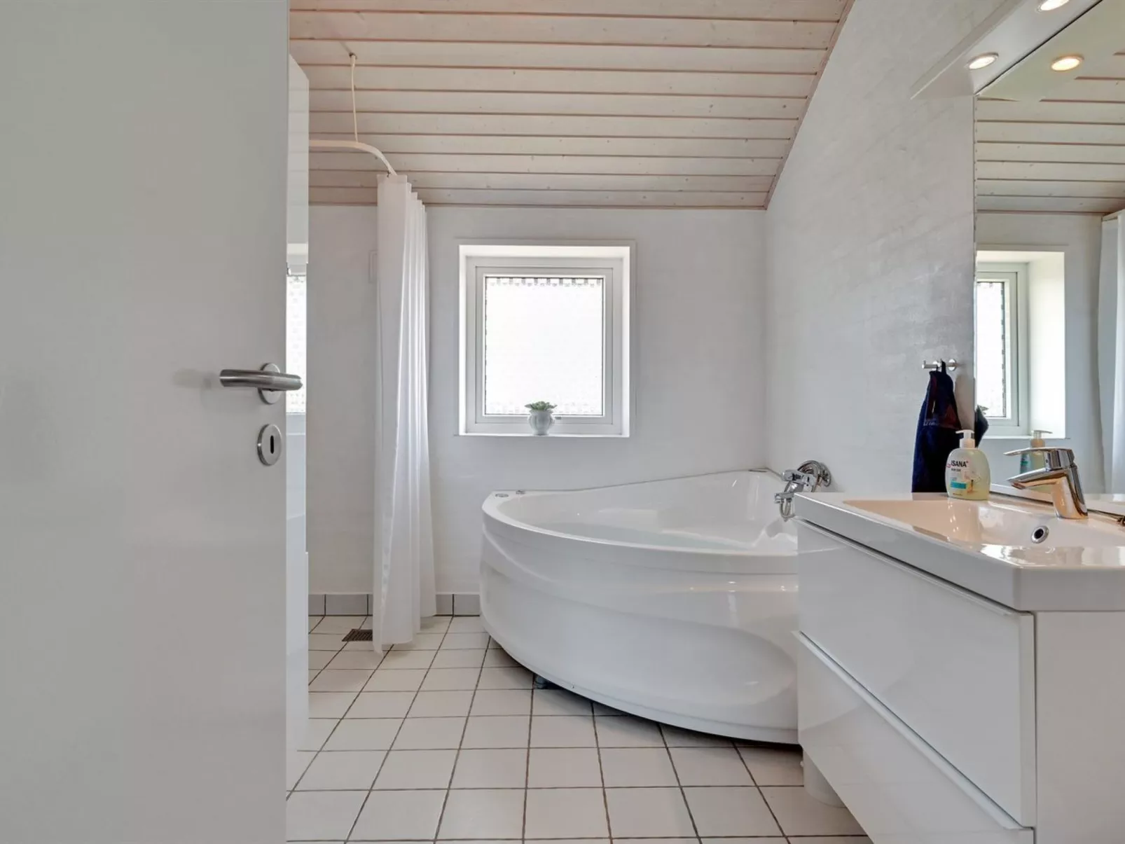 "Gudmar" - 500m from the sea-Binnen