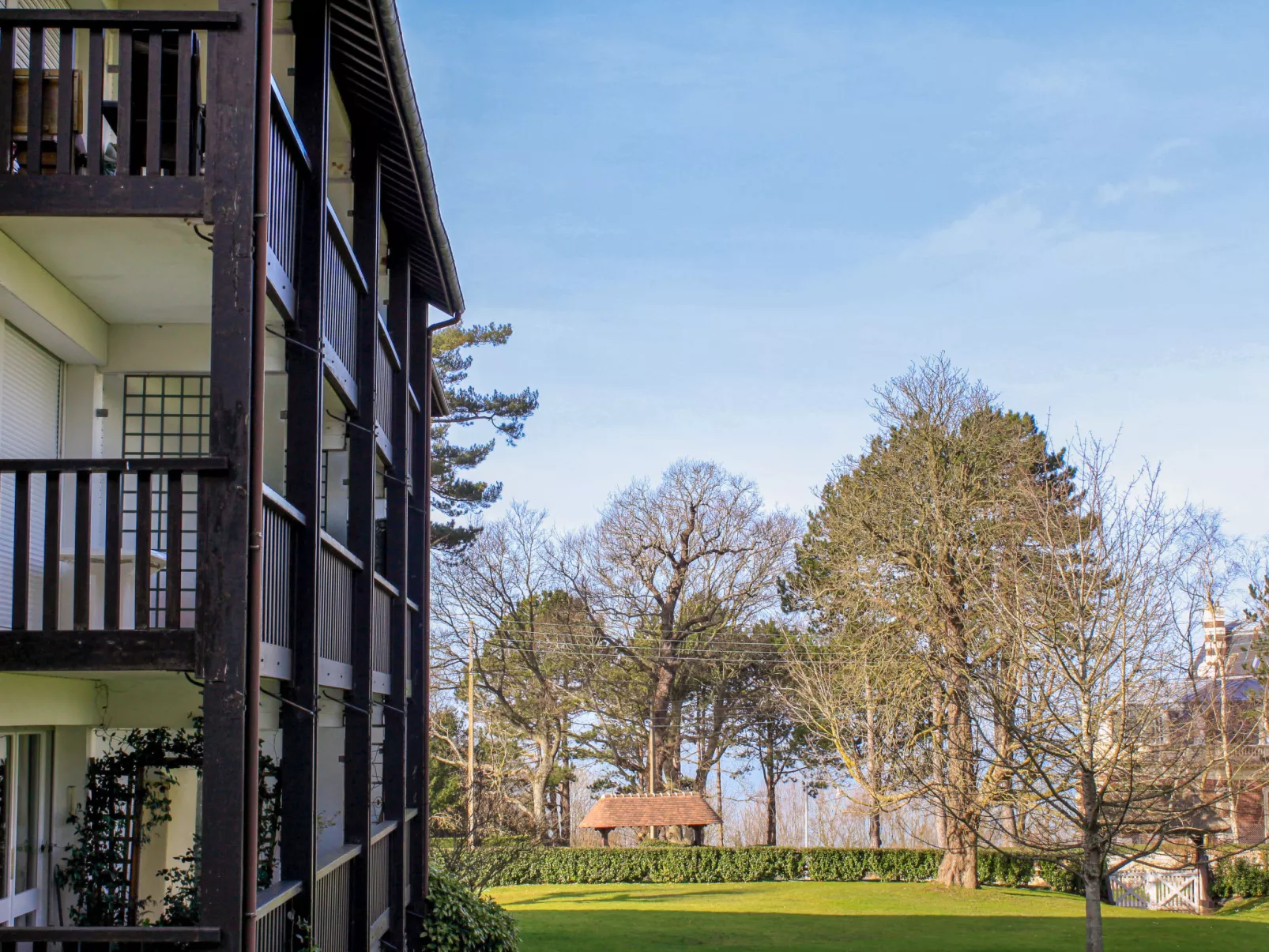 Le Parc de la Chaumière-Buiten