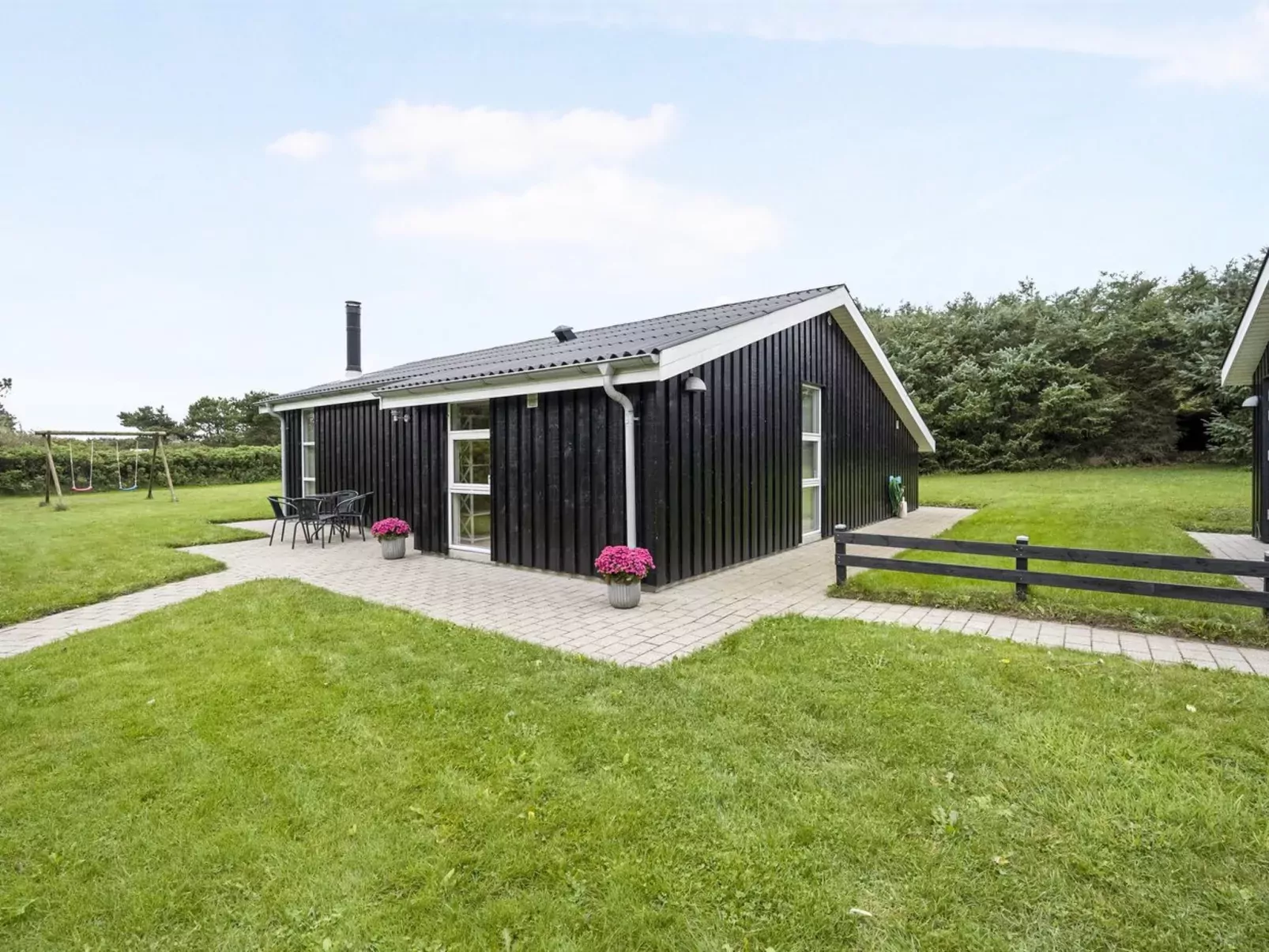 "Into" - 400m from the sea-Buiten