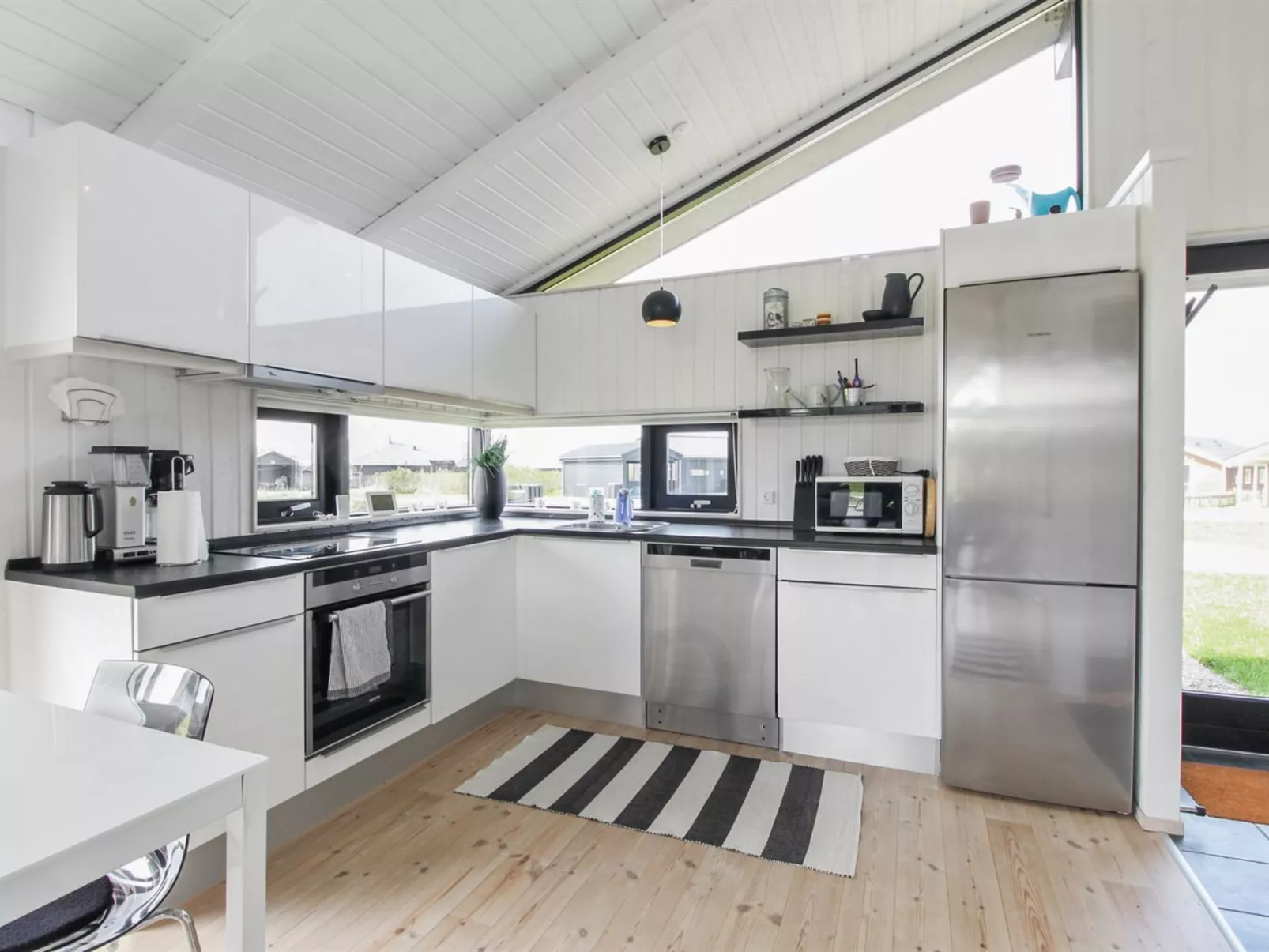 "Auvo" - 600m from the sea-Binnen