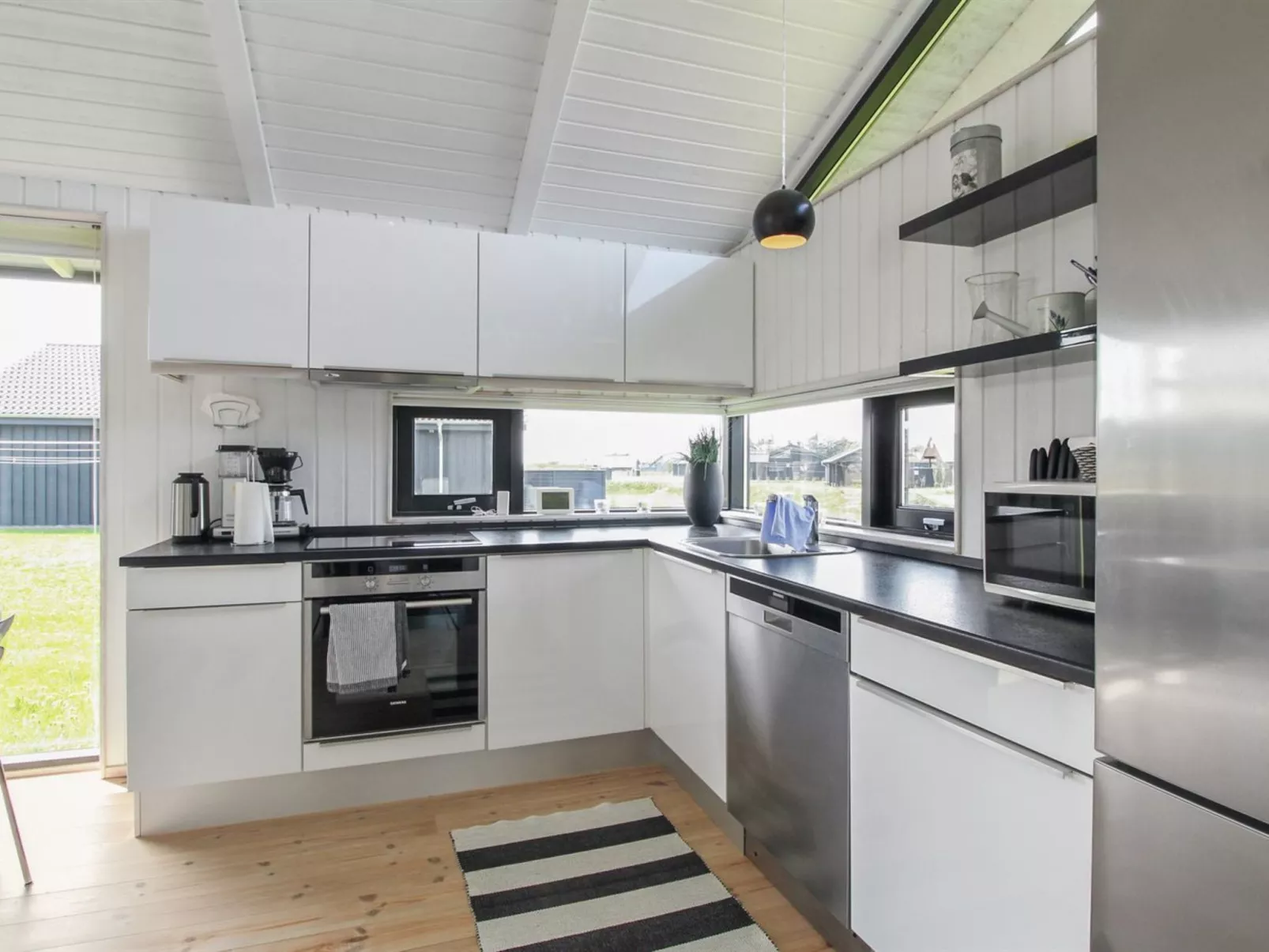 "Auvo" - 600m from the sea-Binnen