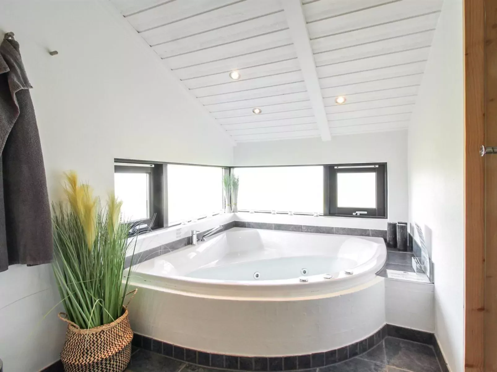 "Auvo" - 600m from the sea-Buiten