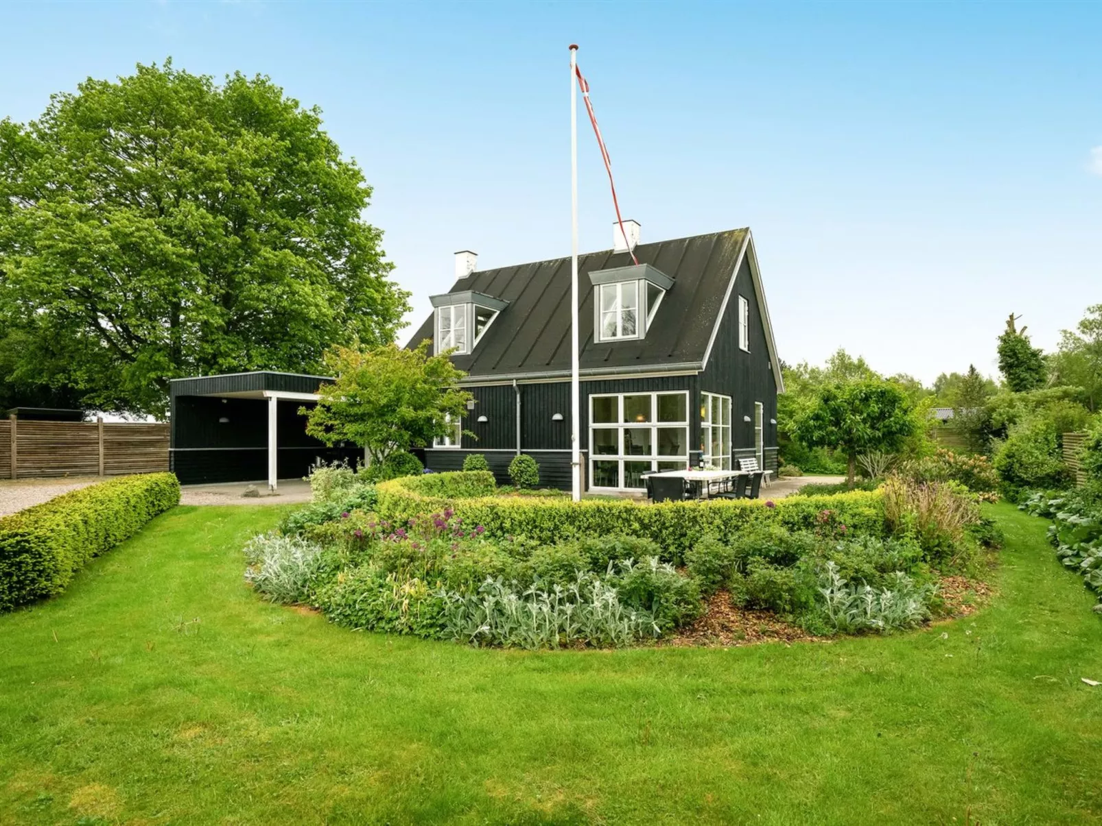 "Gullan" - 75m from the sea-Binnen