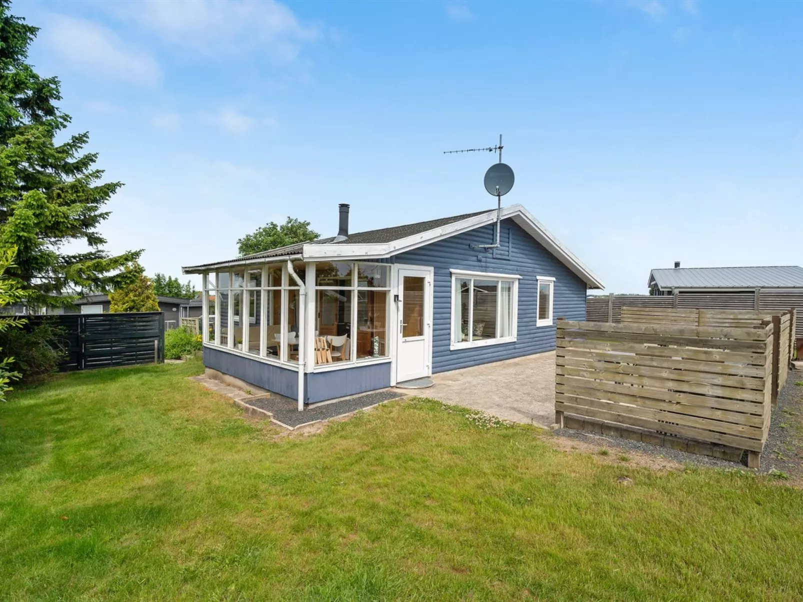 "Holmger" - 500m from the sea