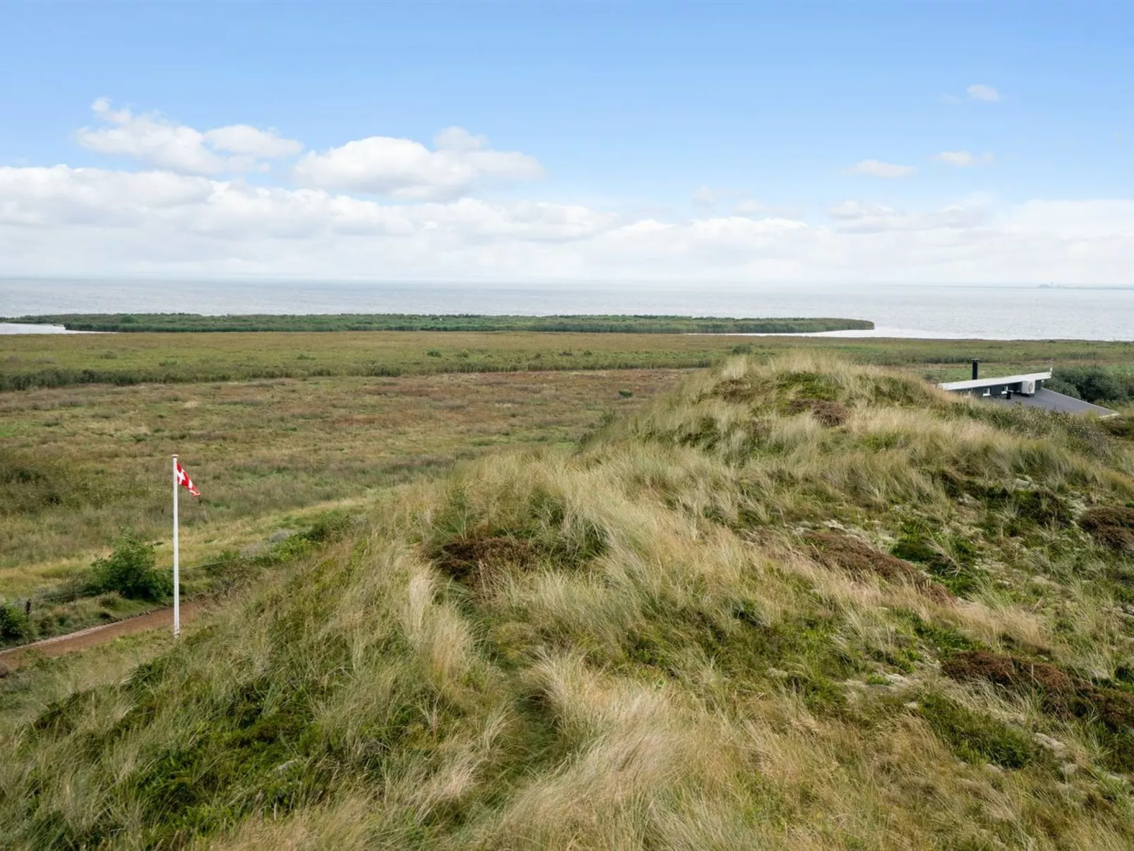 "Taja" - 300m to the inlet-Buiten