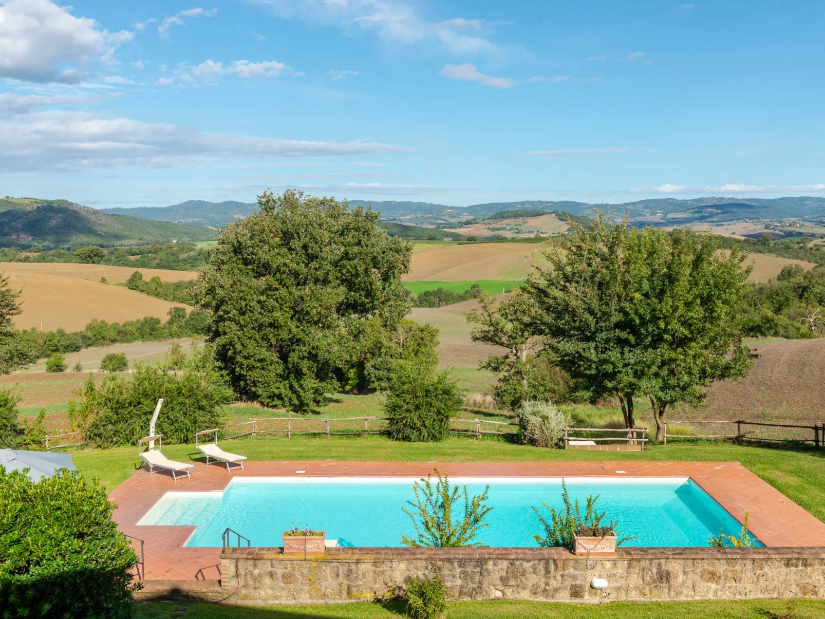 Poggio Campana-Buiten