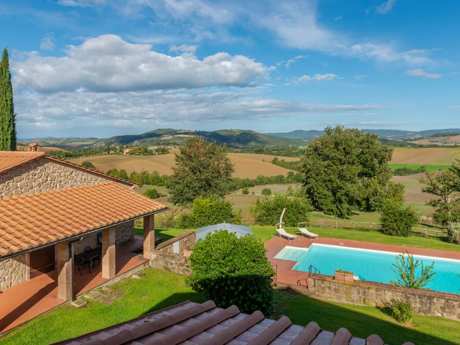 Poggio Campana-Buiten