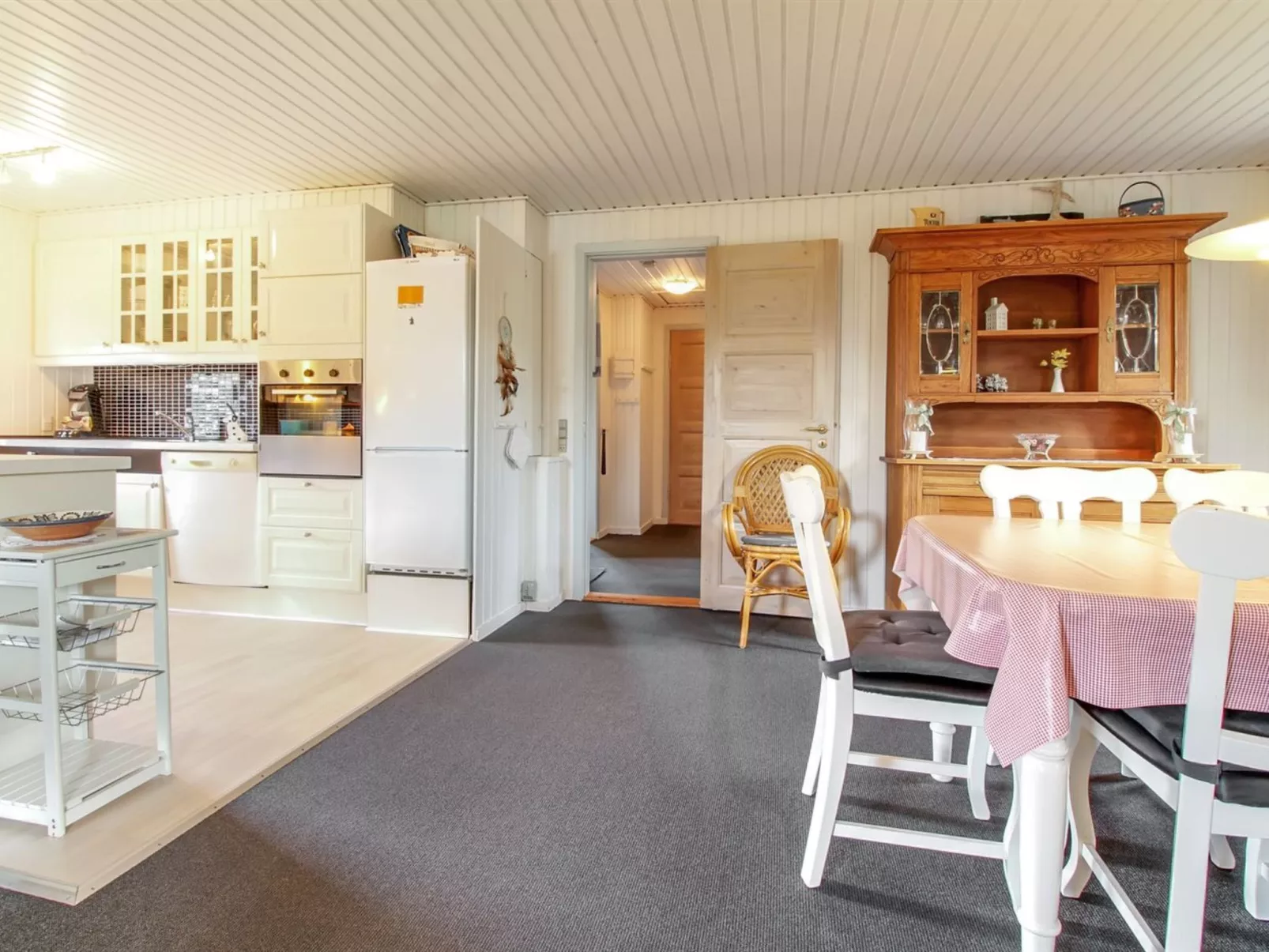 "Aima" - 400m from the sea-Binnen
