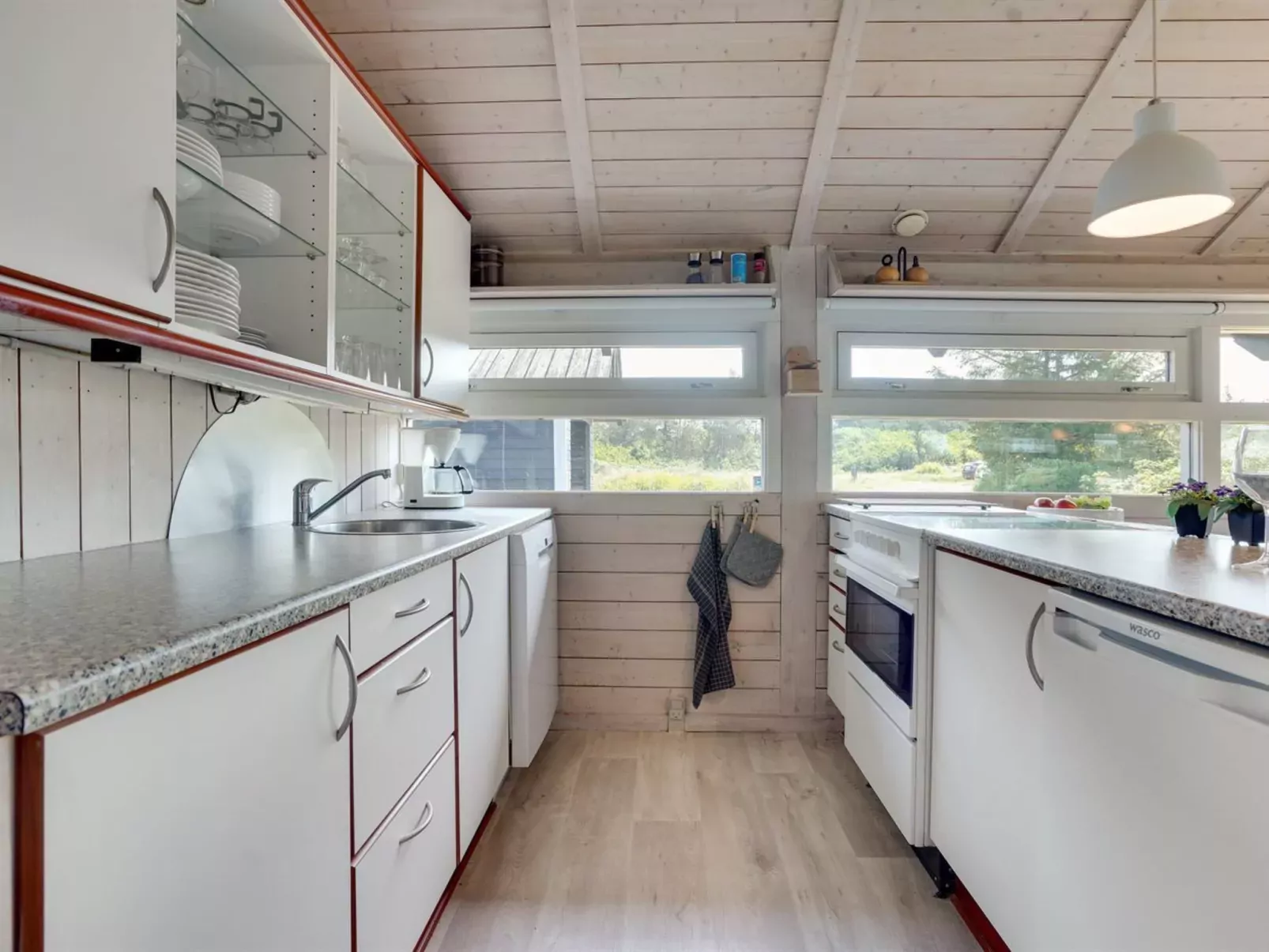 "Allida" - 800m from the sea-Binnen