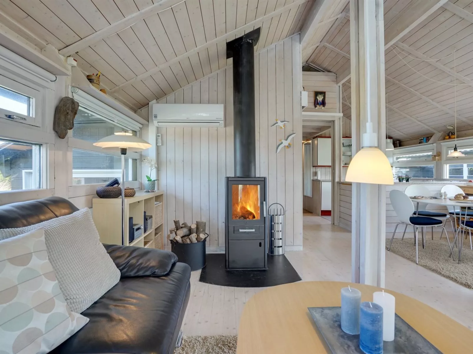 "Allida" - 800m from the sea-Binnen