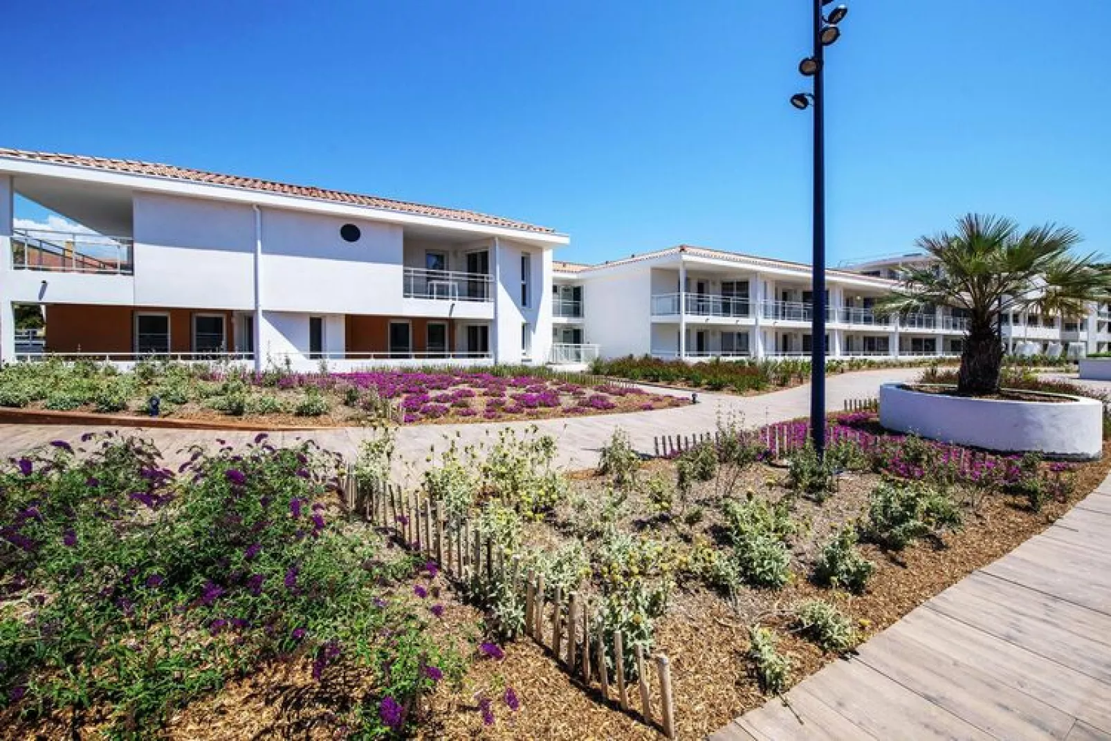 Residence Le Cap Azur / Saint-Mandrier-sur-Mer // T2/4-T2/4-Buitenkant zomer