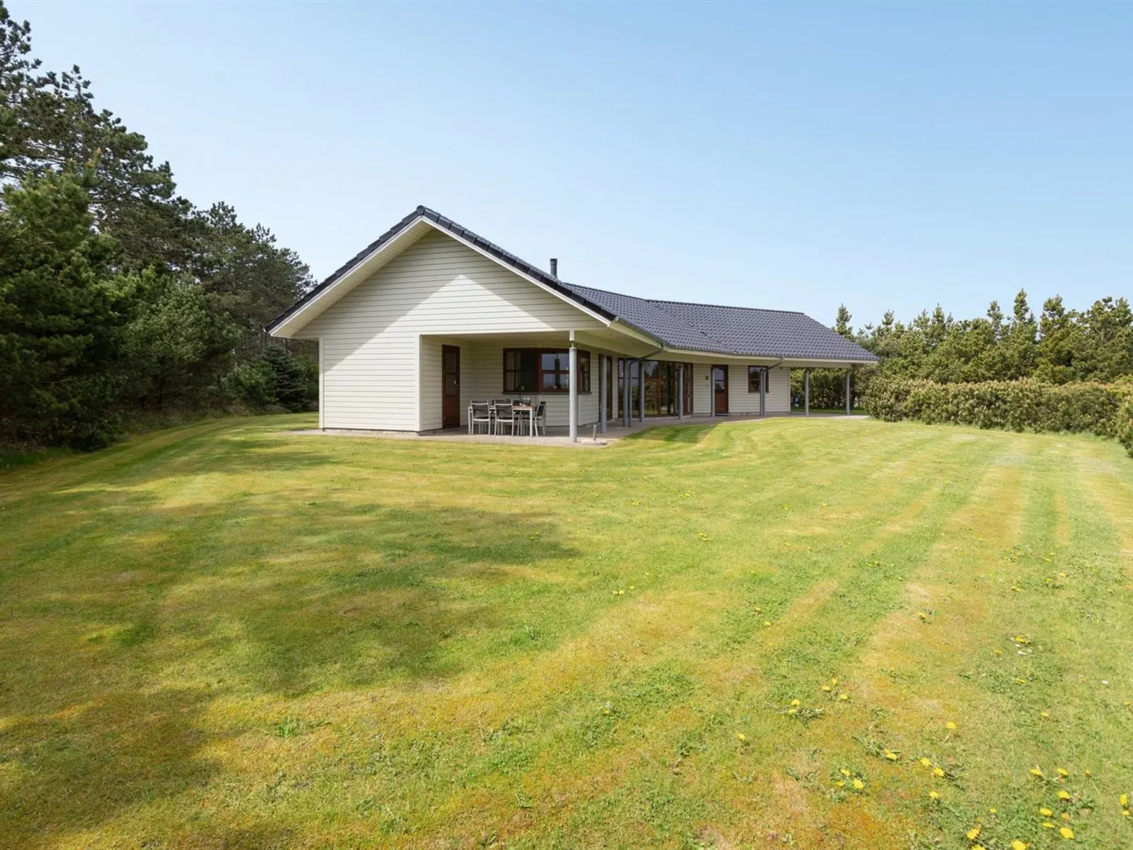 "Amundi" - 3.8km from the sea-Binnen