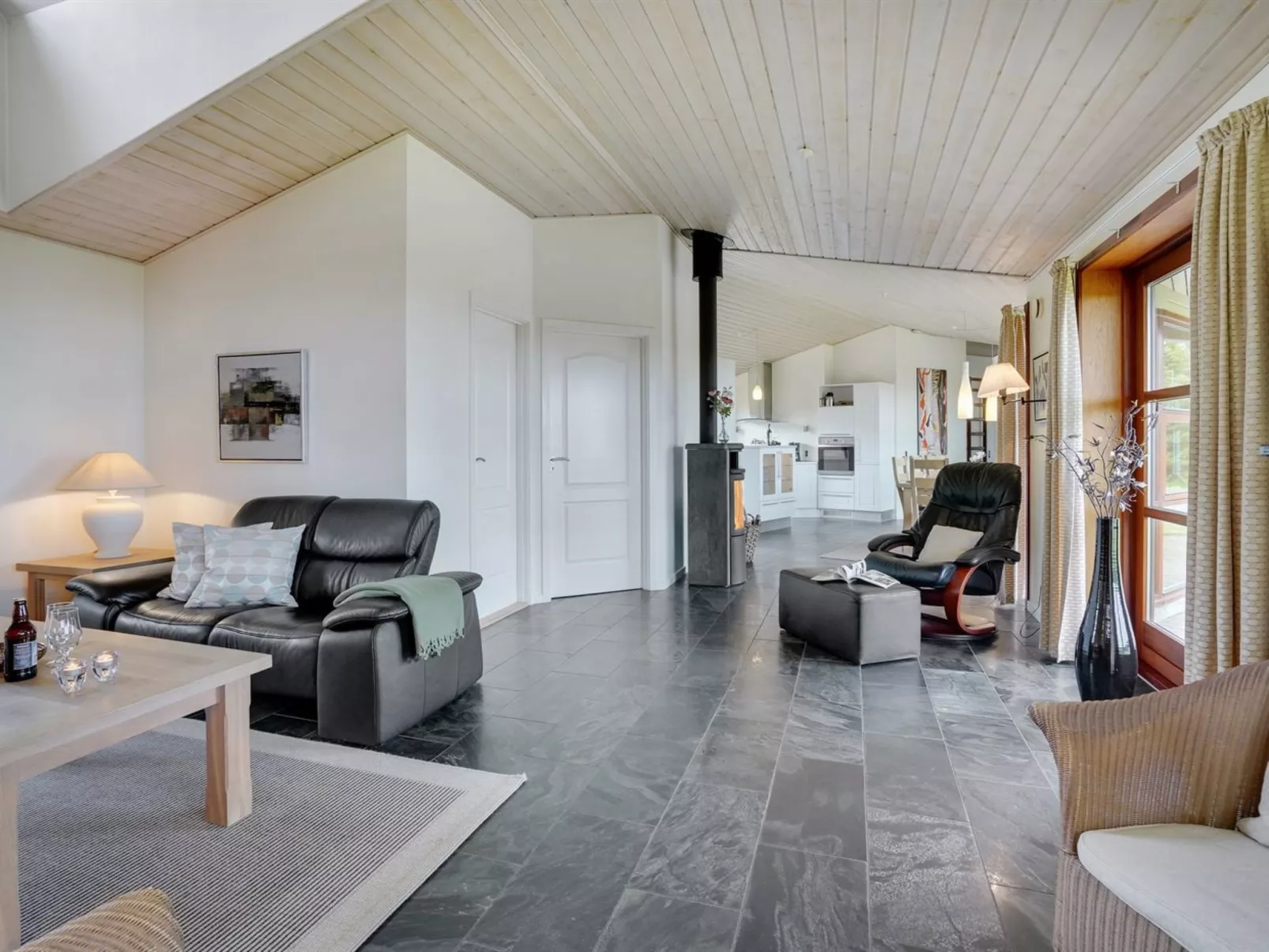 "Amundi" - 3.8km from the sea-Buiten