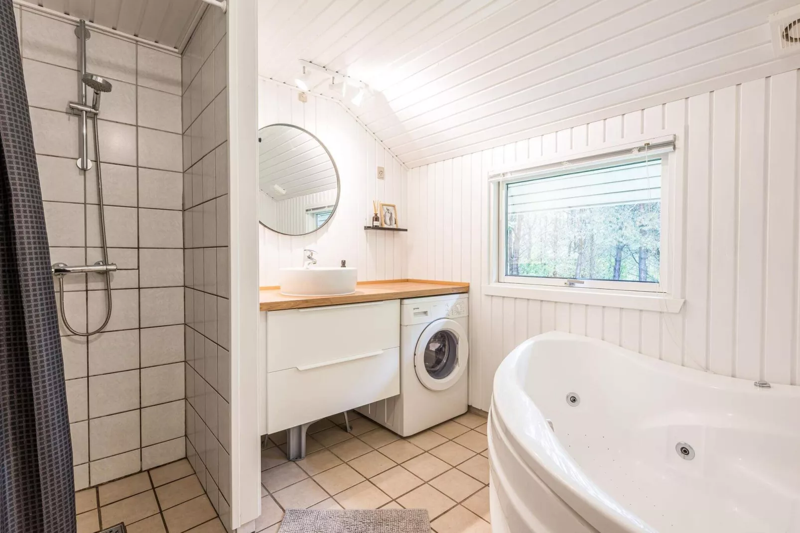 Lichte huisje met overdekt terras-By Traum-Spa