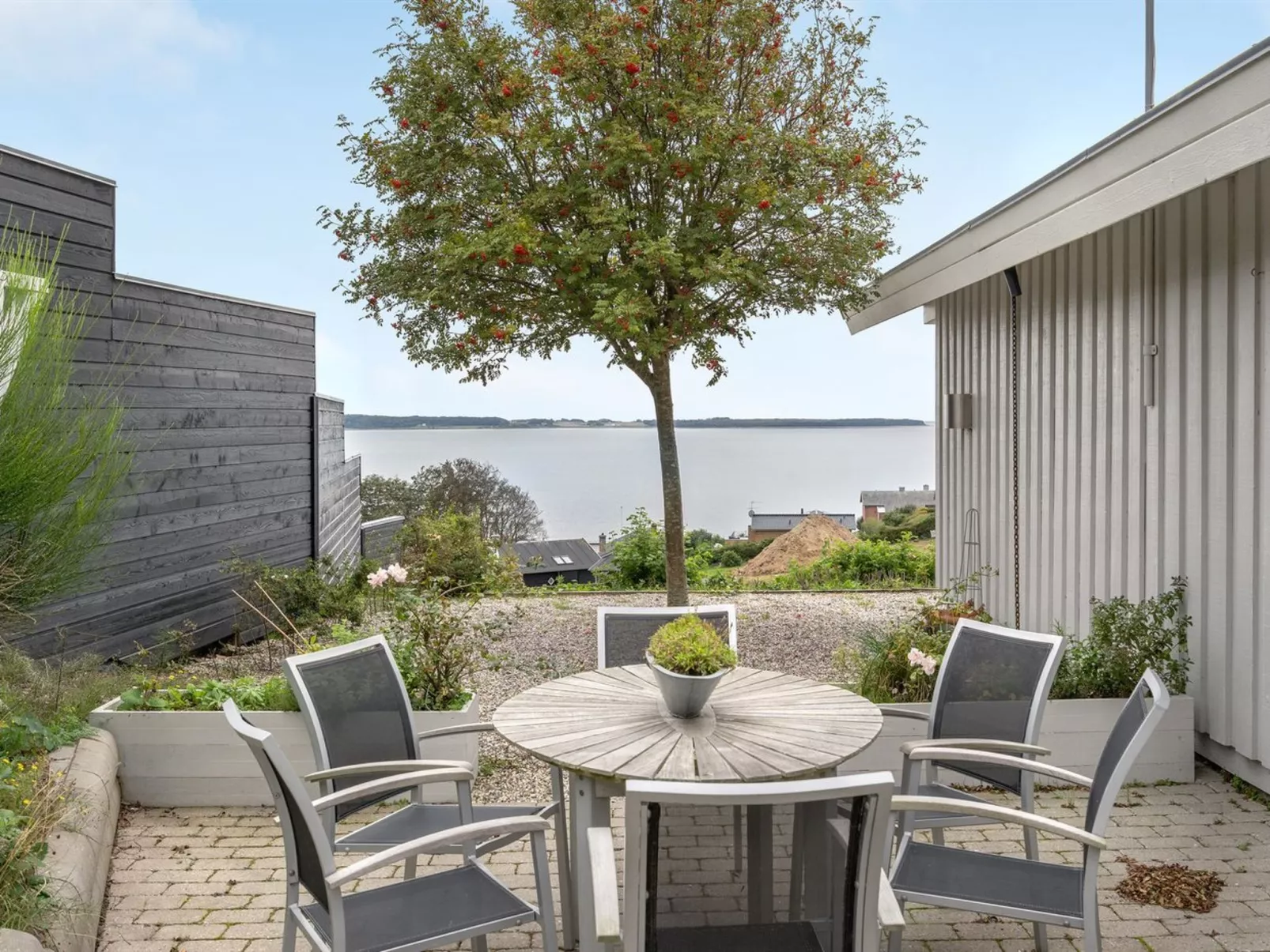 "Eilen" - 250m from the sea-Buiten